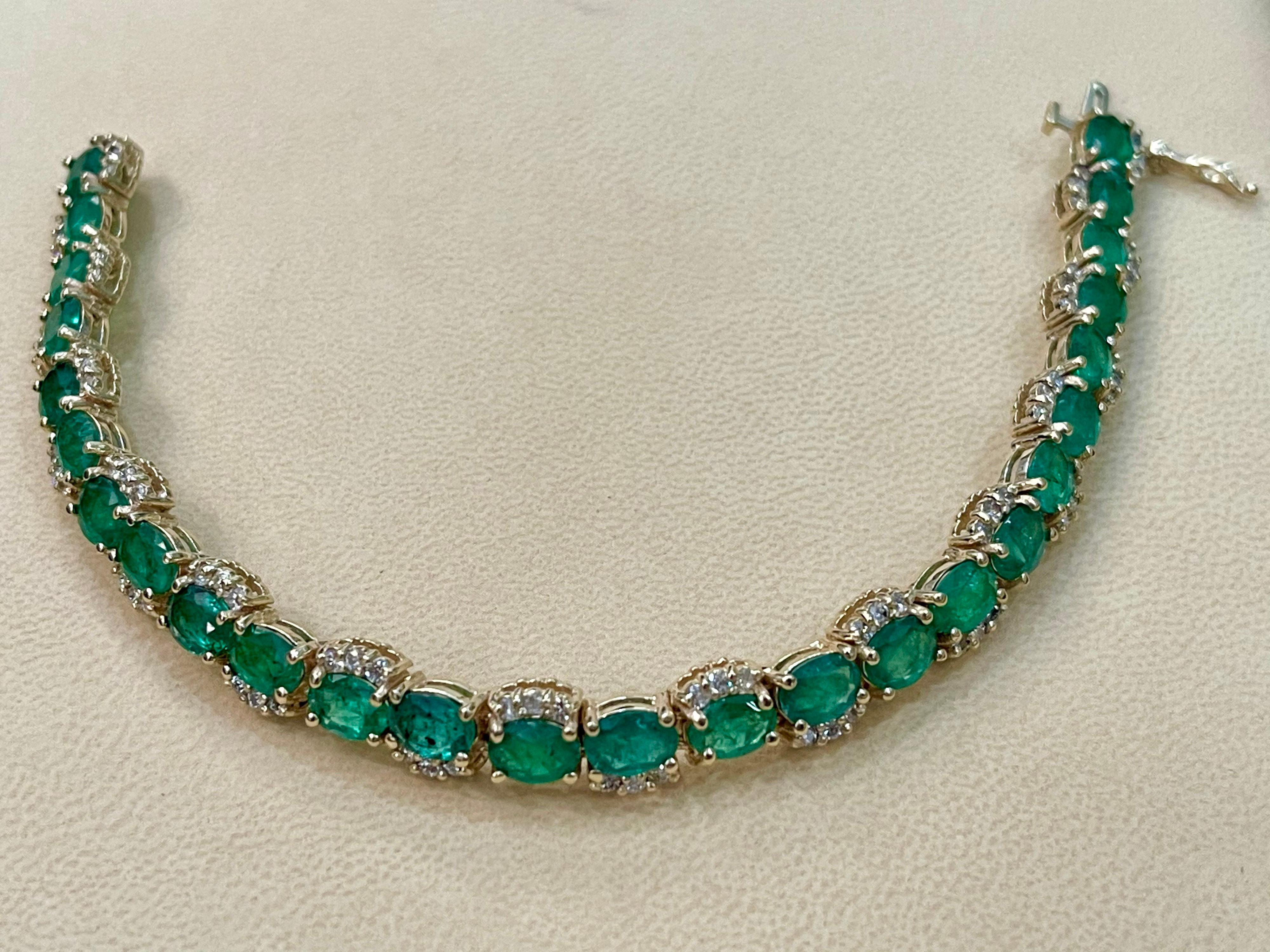21 Carat Natural Brazil Emerald & 2.6 Ct Diamond Tennis Bracelet 14 Karat Y Gold For Sale 2