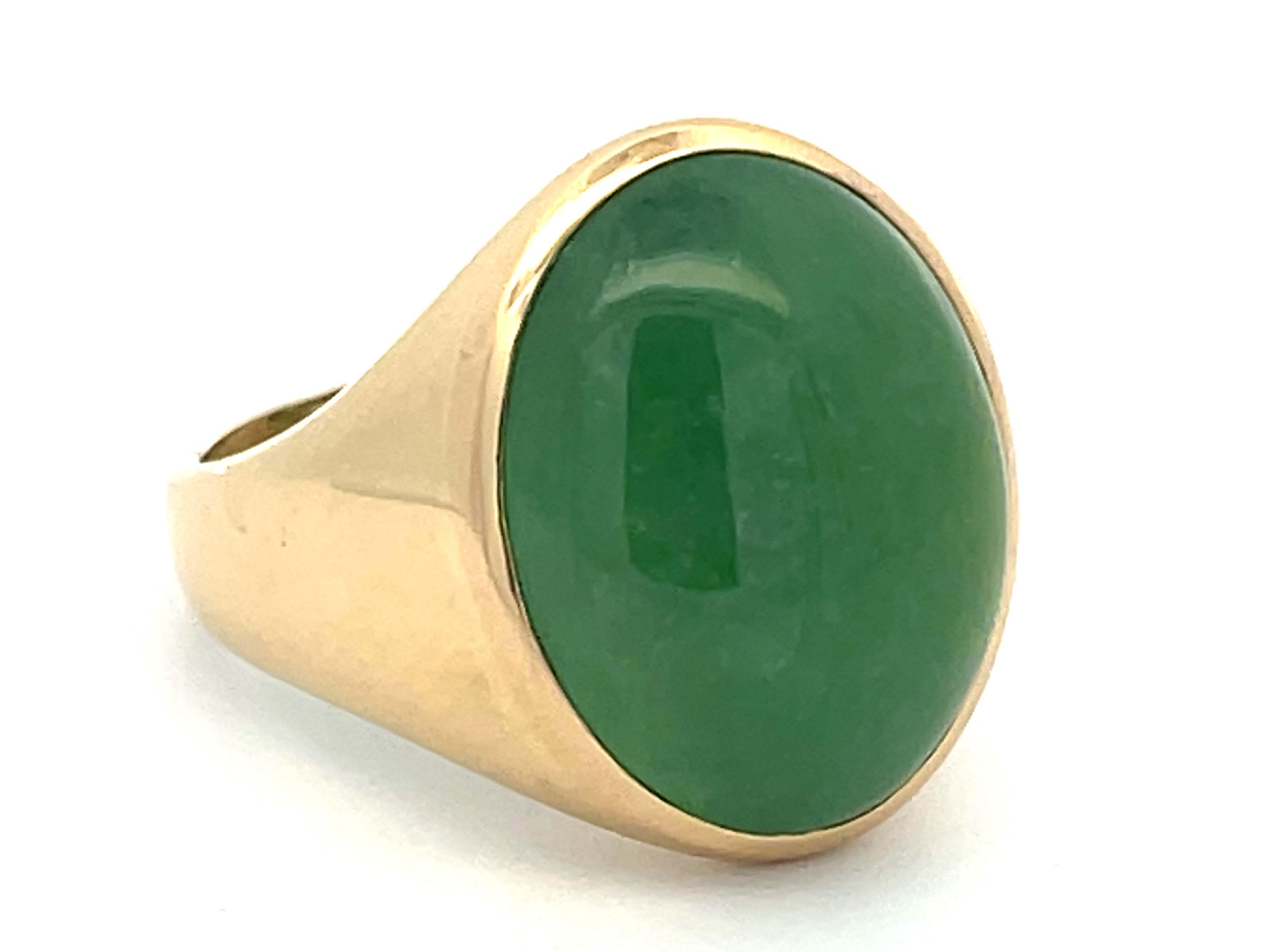 Modern 21 Carat Oval Cabochon Green Jade Ring in 14k Yellow Gold For Sale