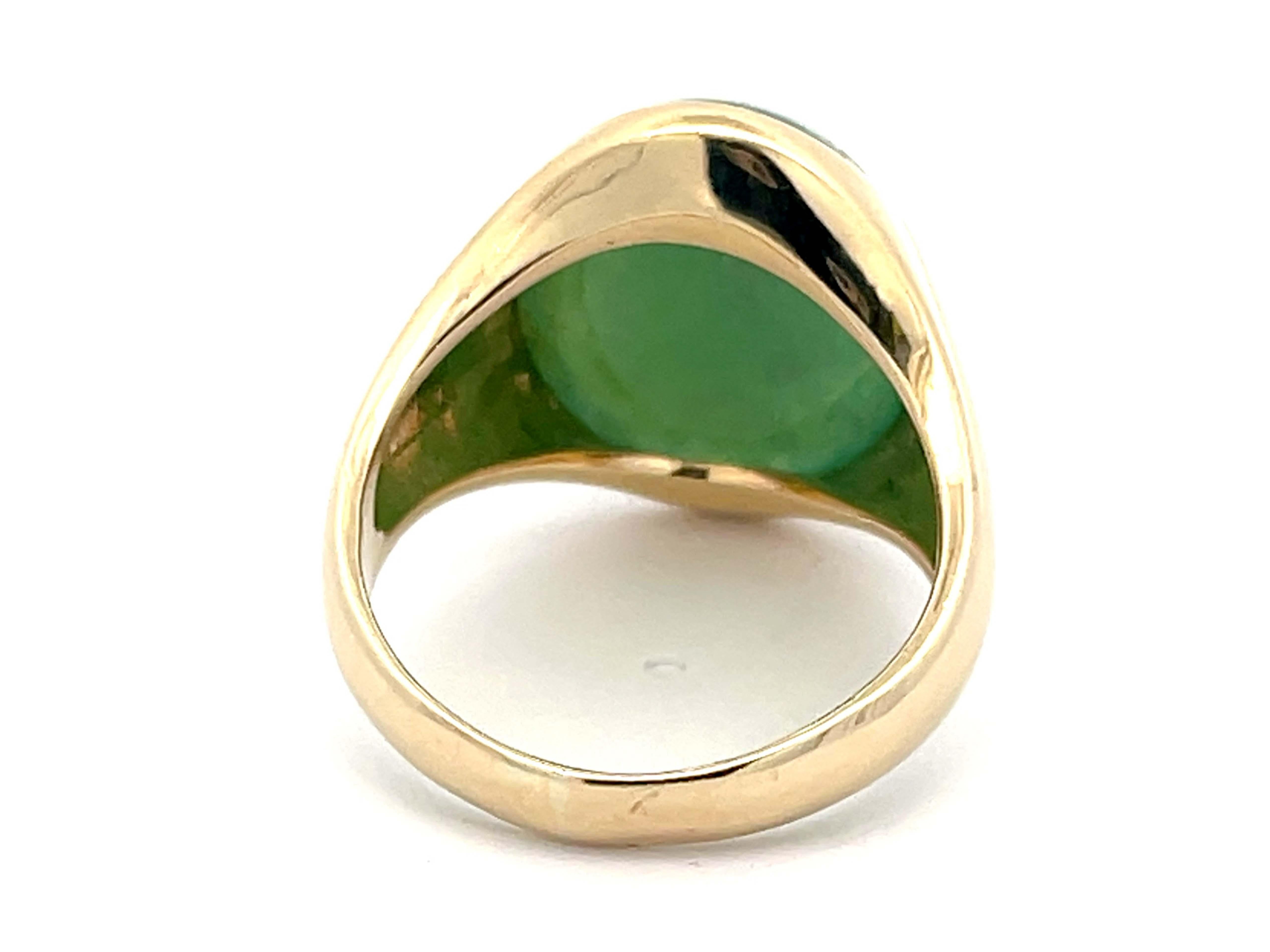 21 Carat Oval Cabochon Green Jade Ring in 14k Yellow Gold For Sale 2
