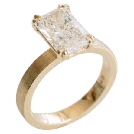 2.1 Carat Radiant Statement  White Gold Effortless Elegance  Diamond Ring For Sale