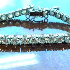 21 Carat Round Diamond Tennis Bracelet, Natural Earth Mined, 18K
