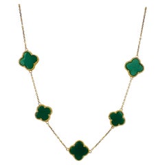 Collar de oro amarillo de 21 quilates con 5 tréboles verdes jades