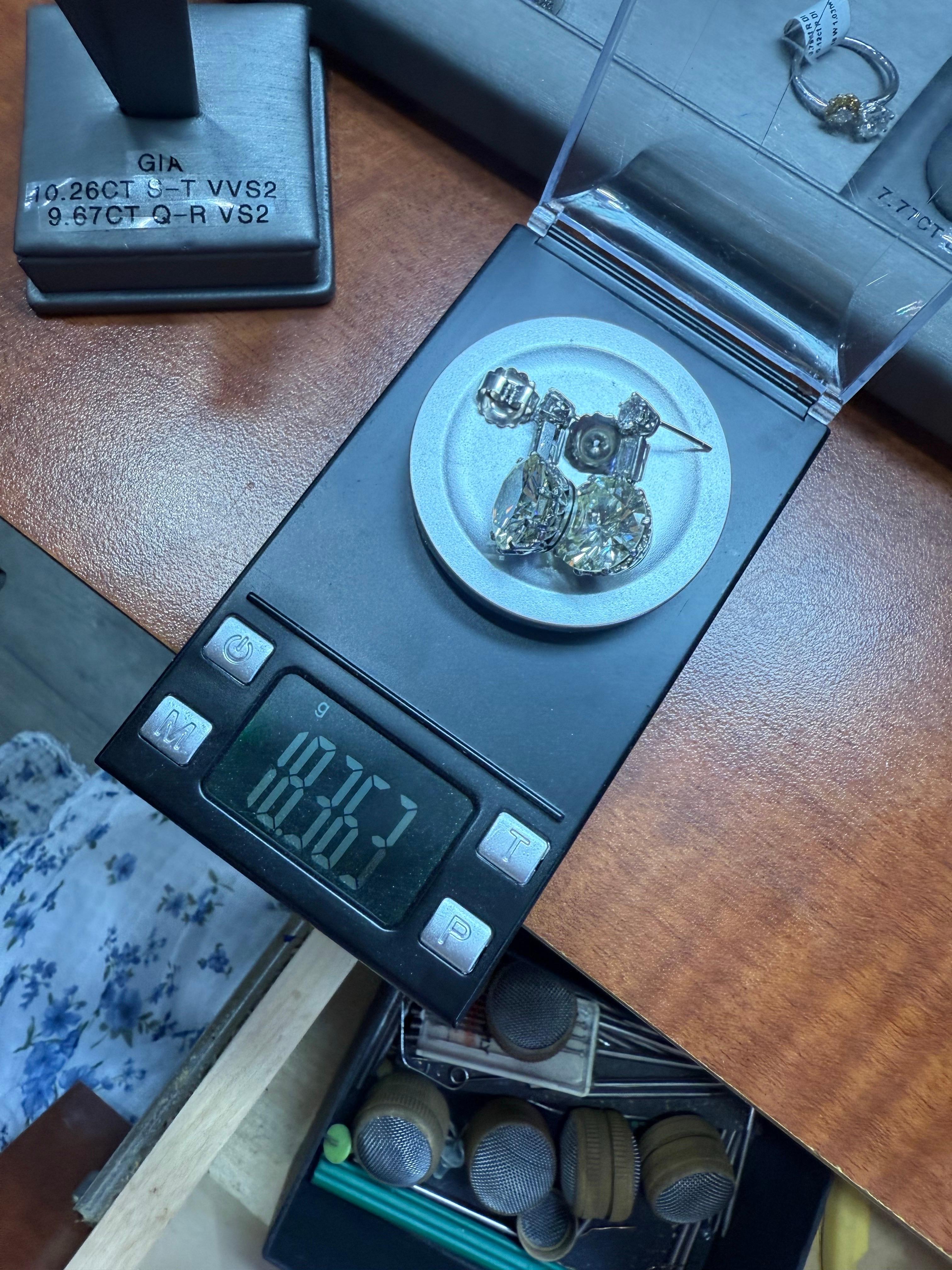 Orecchini con diamanti GIA da 21 carati Orecchini in oro bianco 18 carati RARO TROVAMENTO in vendita 5