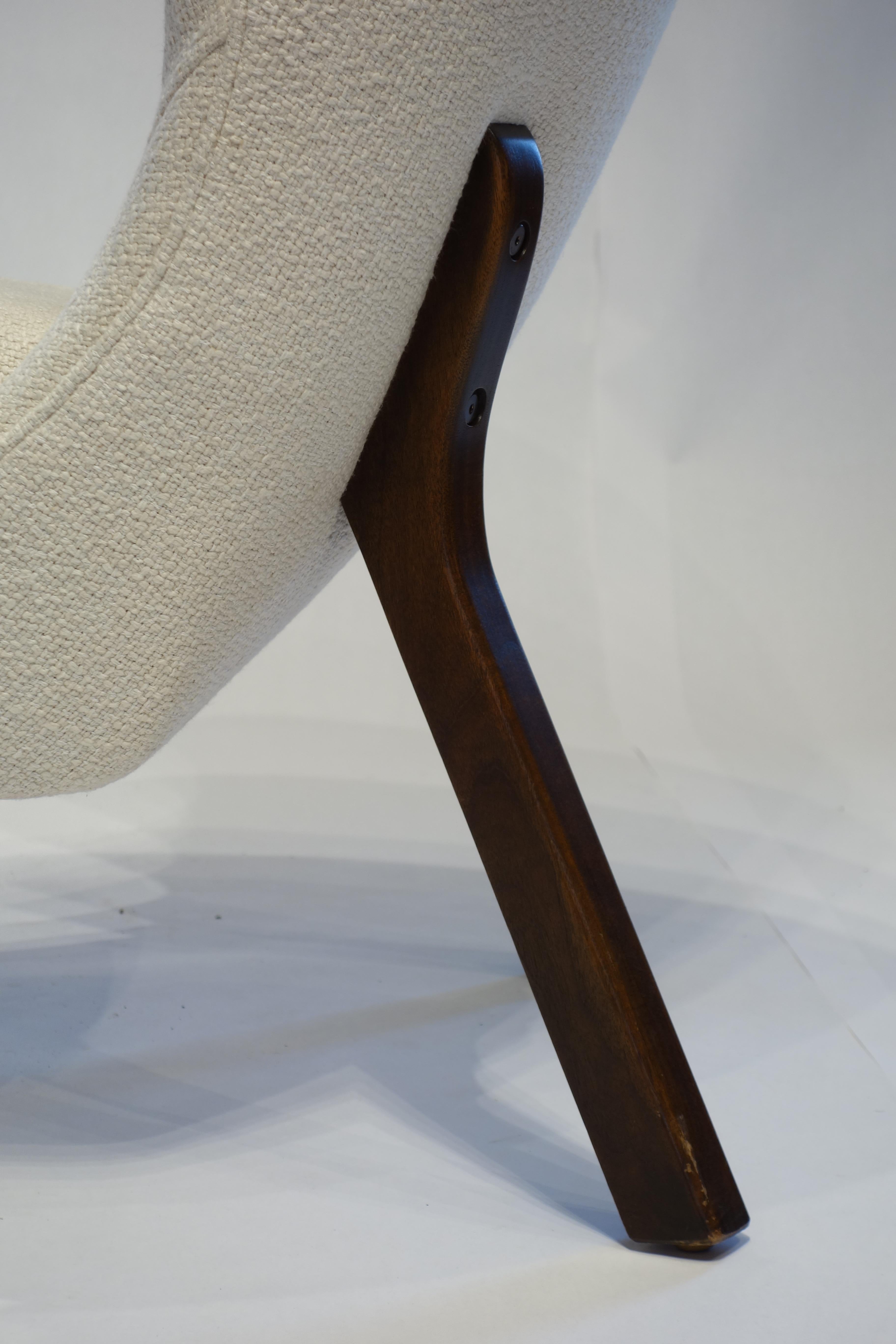 Chaise à oreilles modulaire 21 Century Fresh Pond de Michael Del Piero - Fabriquée sur commande  en vente 2