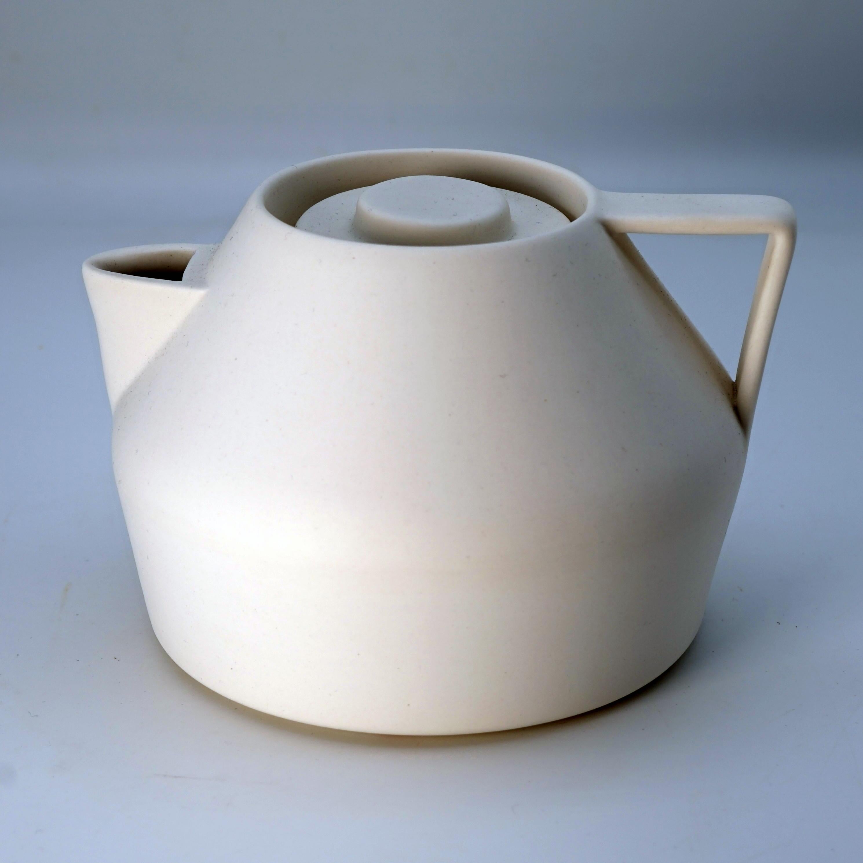 Italian 21 Century Porcelain Teapot, M.U.M., Natural Finishing, handcraft, Kanz  For Sale
