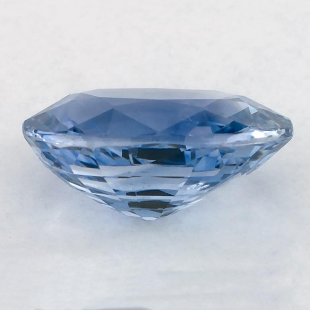 Taille ovale 2.1 Ct Blue Sapphire Oval Loose Gemstone (pierre précieuse en vrac) en vente