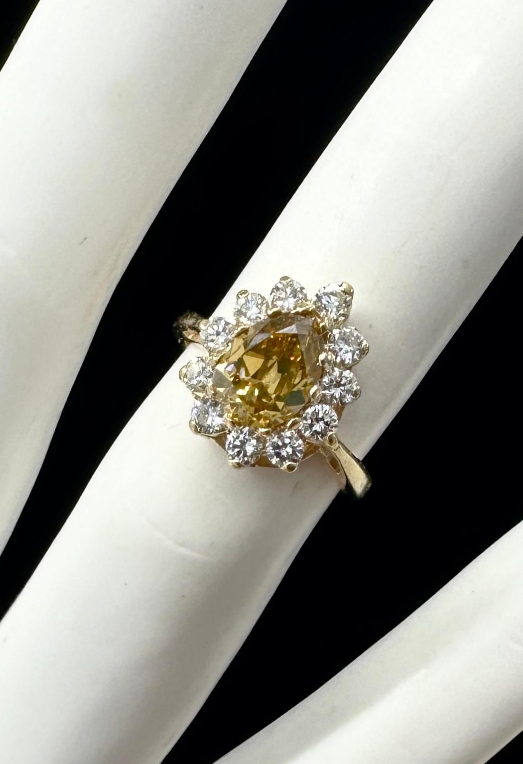 2,1 CT Fancy Yellow Diamond Wedding Engagement Cocktail Ring Forma a pera in oro 14K in vendita 5