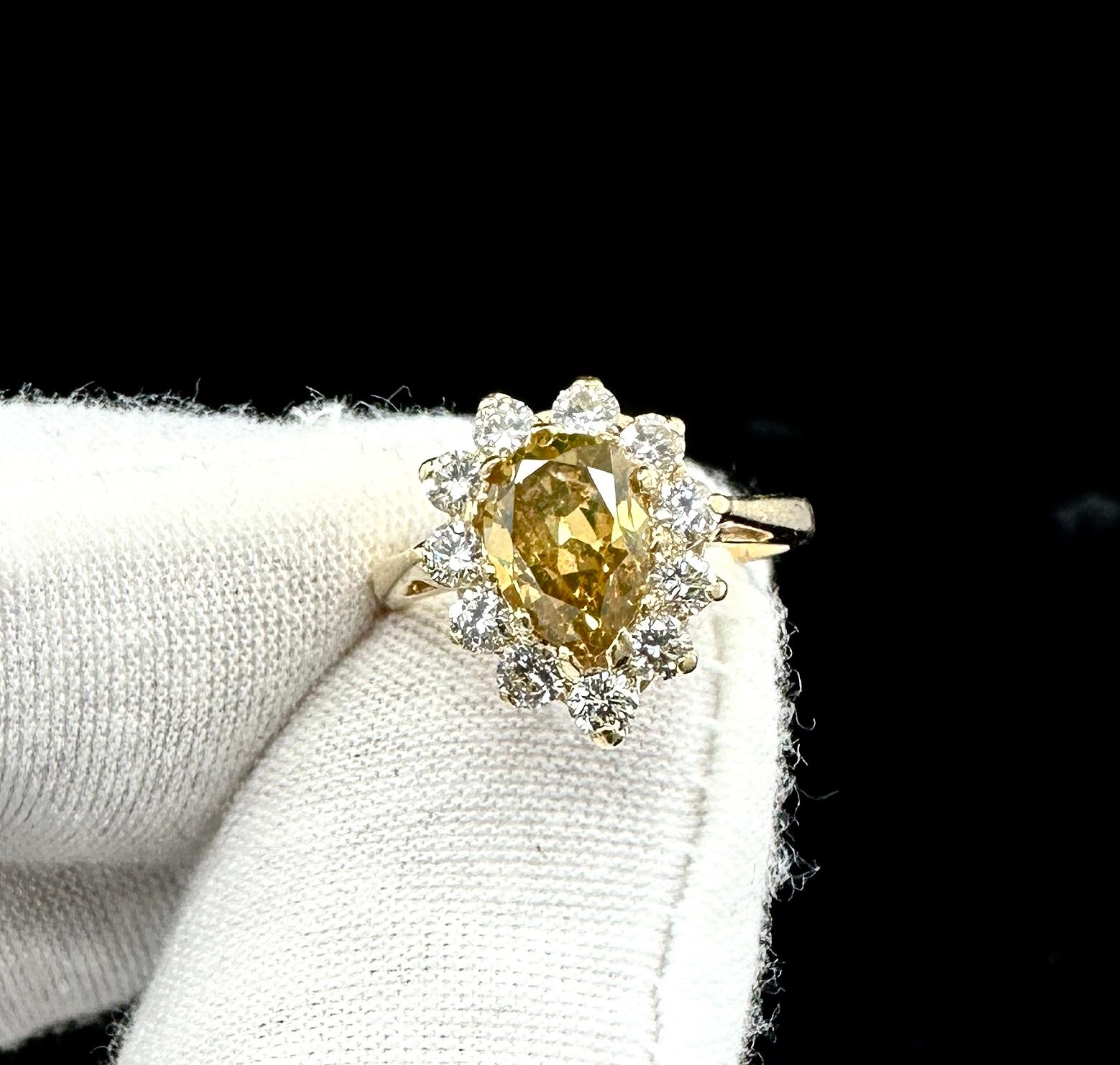 2,1 CT Fancy Yellow Diamond Wedding Engagement Cocktail Ring Forma a pera in oro 14K in vendita 2
