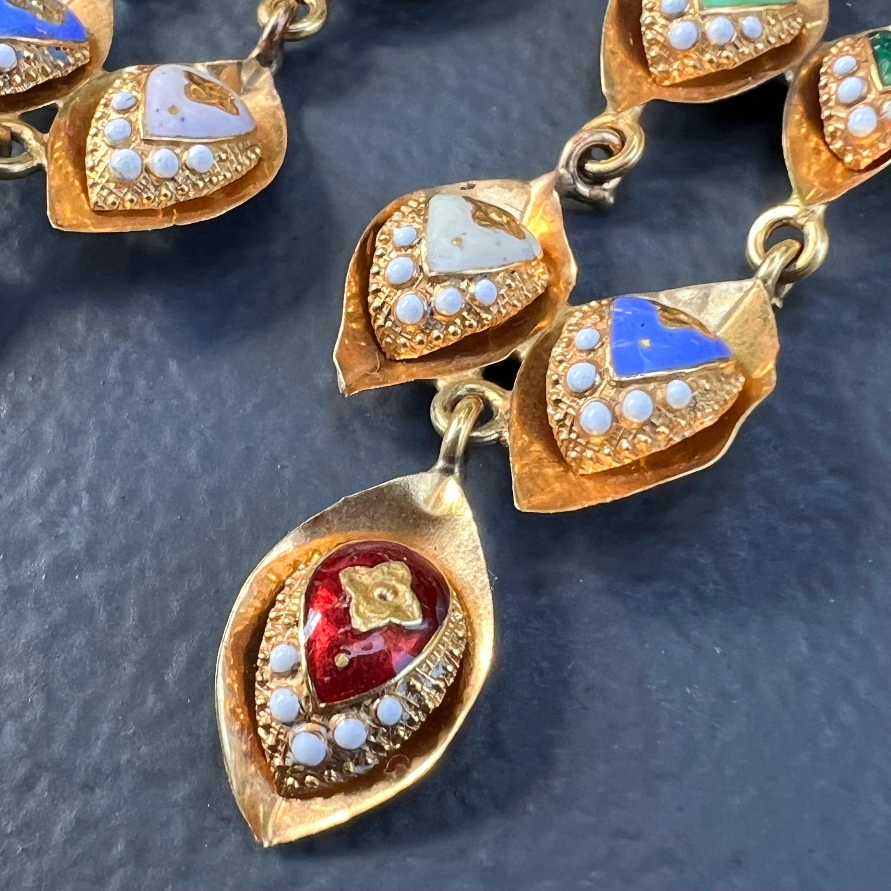 Boucles d'oreilles pendantes en or jaune 21 carats avec émail  Bon état - En vente à Plainsboro, NJ
