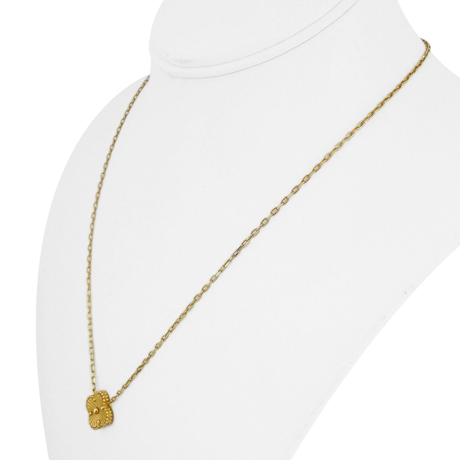 21k Gelbgold 6,7g Damen Kabel Link und Klee-Anhänger Halskette 18