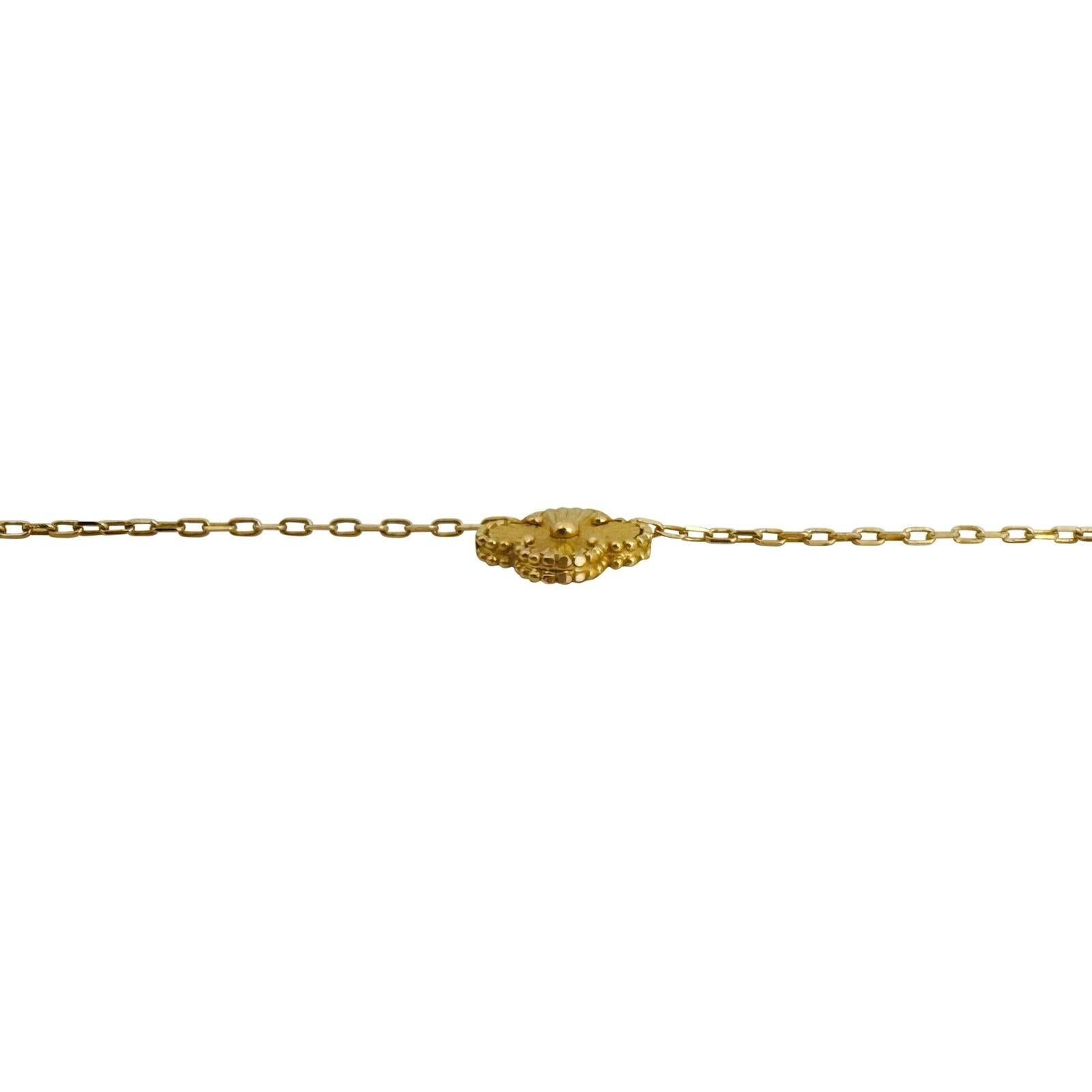 Halskette aus 21 Karat Gelbgold mit Kabelgliedern und Kleeblatt-Anhänger für Damen 1