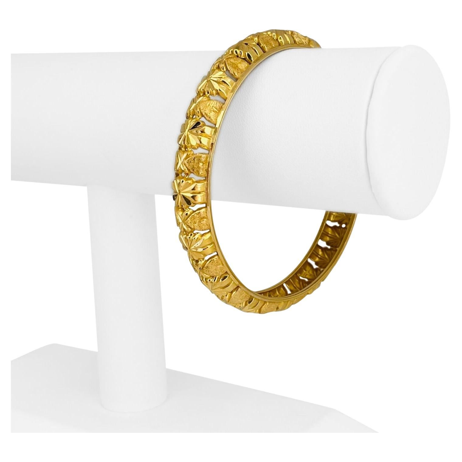 Vintage Persian 21 Karat Gold Bangle Bracelet For Sale at 1stDibs