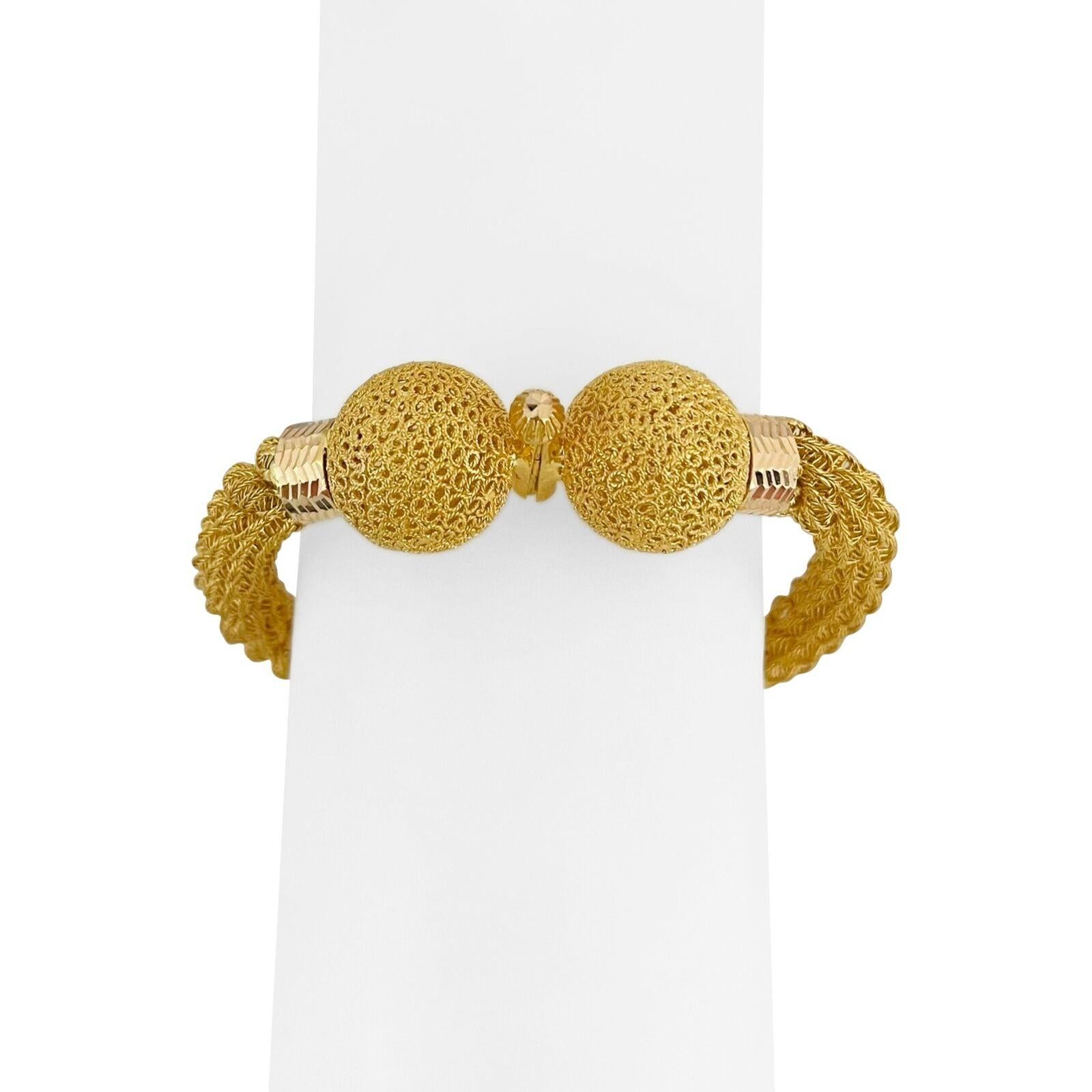 21 Karat Yellow Gold Ladies Fancy Spiral Twisted Ball Bangle Bracelet For Sale 1