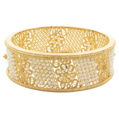 21 Karat Yellow Gold Seed Pearl Bracelet