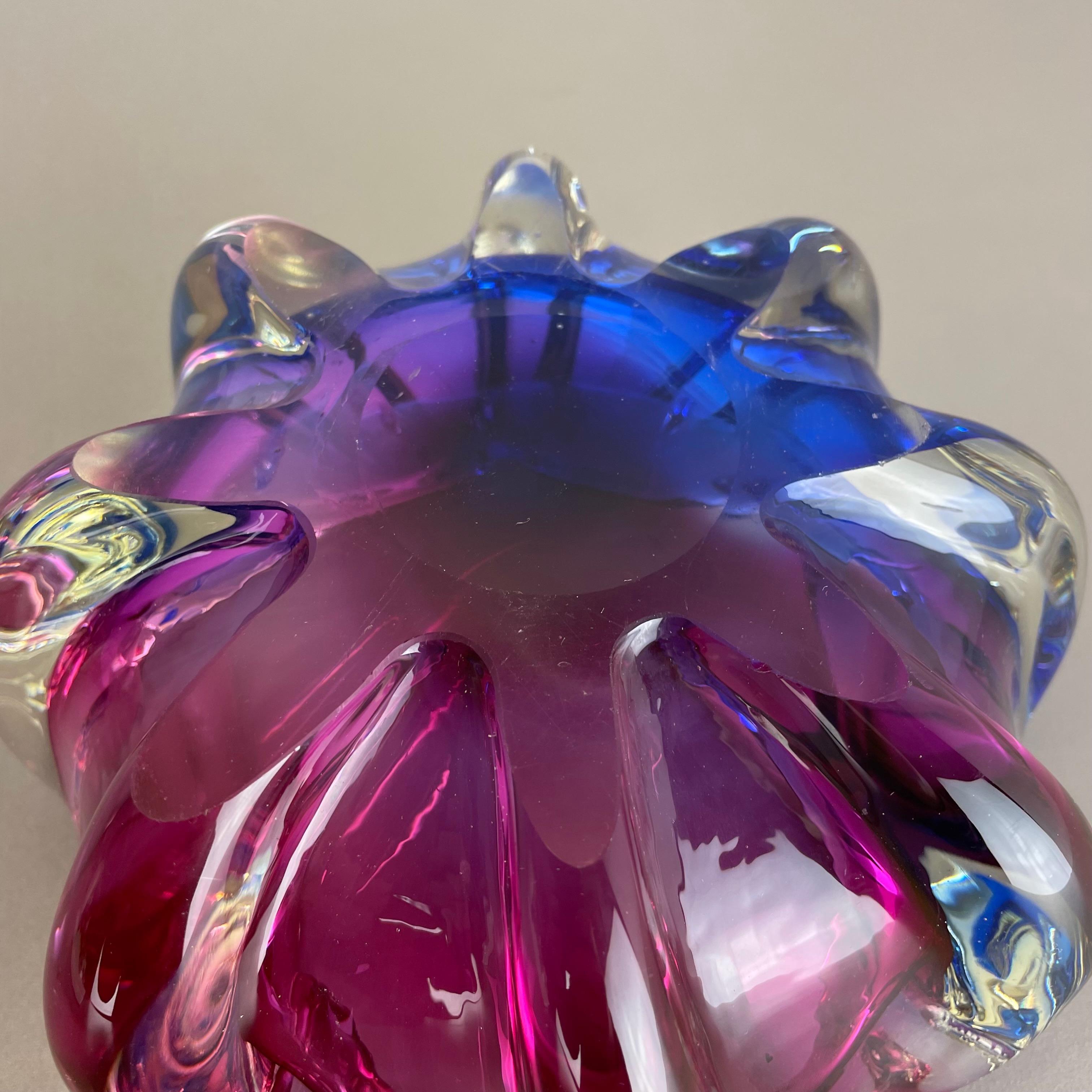 Cendrier en verre de Murano rose-violet de 2,1 kg avec éléments en forme de coquille, Murano, Italie, 1970 en vente 9