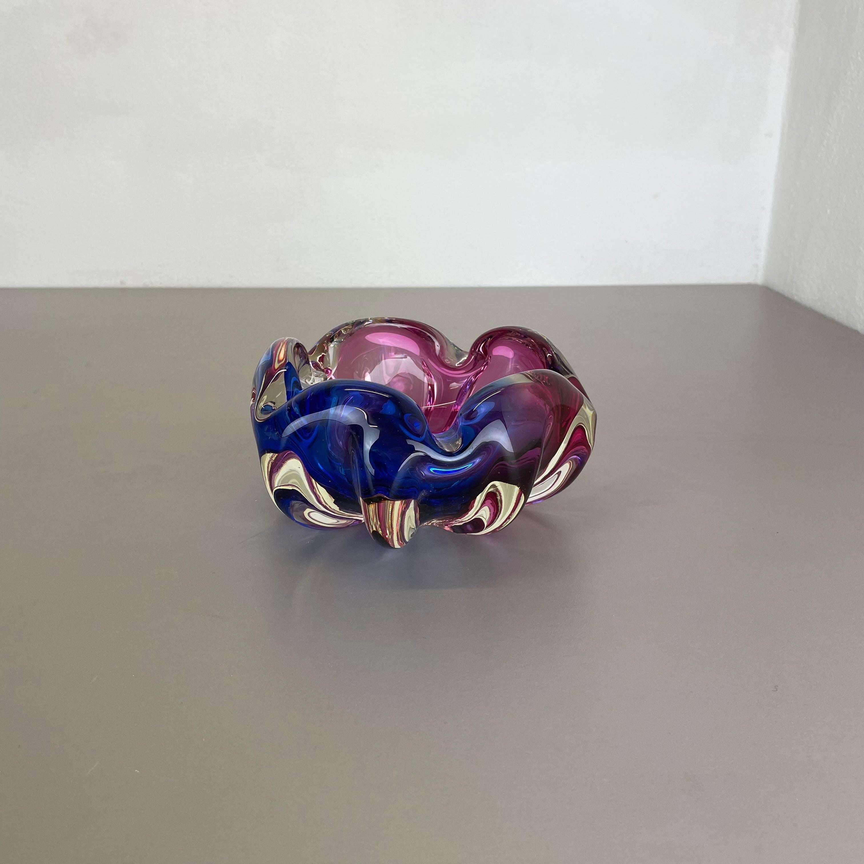 Mid-Century Modern 2, 1 kg Pink-Purple Murano Glass Bowl Element Shell Ashtray Murano, Italy, 1970s For Sale