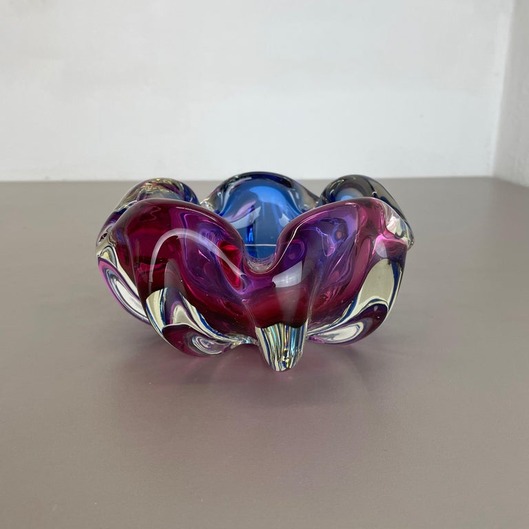 2,1 kg Pink-Purple Murano Glass Bowl Element Shell Ashtray Murano, Italy, 1970s In Good Condition For Sale In Kirchlengern, DE