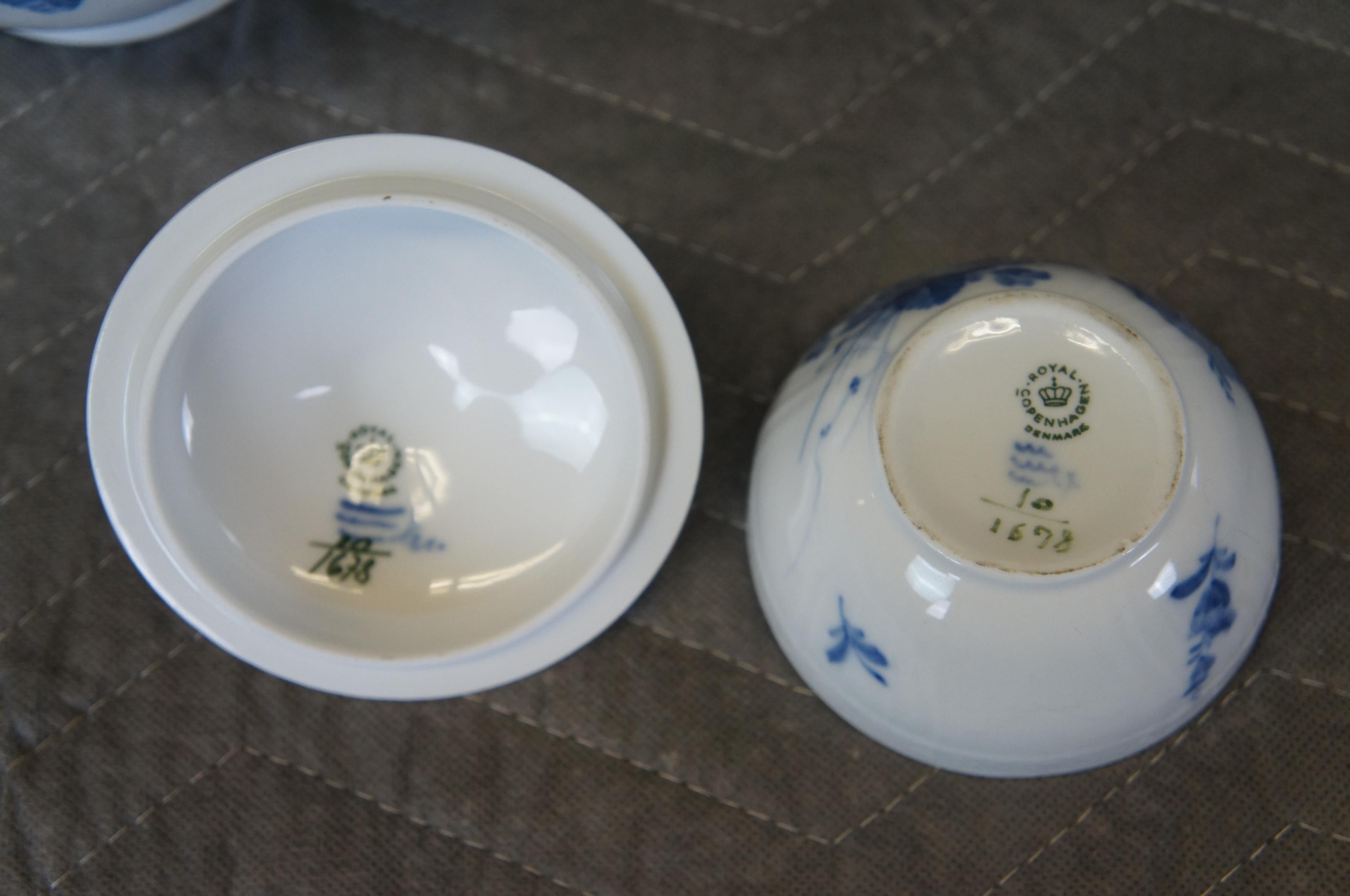 21 Piece Royal Copenhagen Porcelain Blue Flowers Coffee Tea Set Service for 8 For Sale 1
