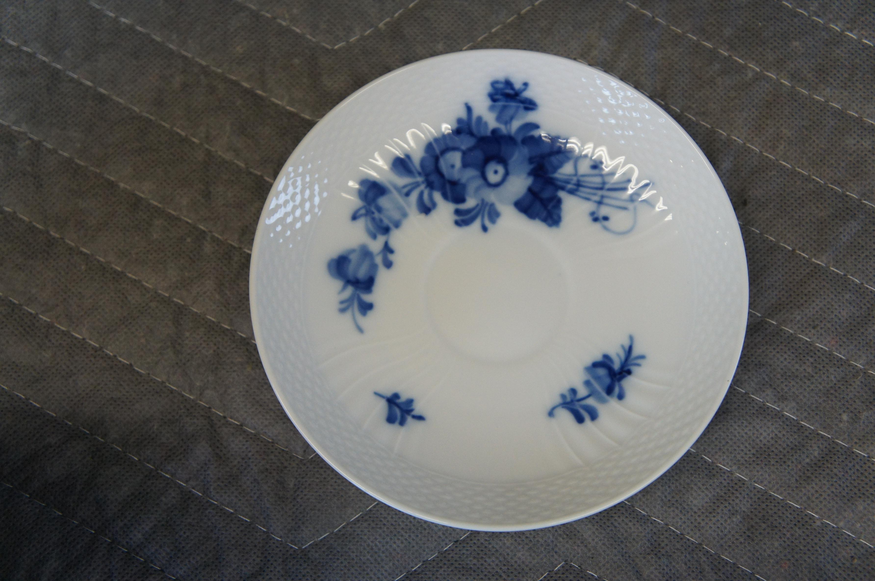 21 Piece Royal Copenhagen Porcelain Blue Flowers Coffee Tea Set Service for 8 For Sale 2