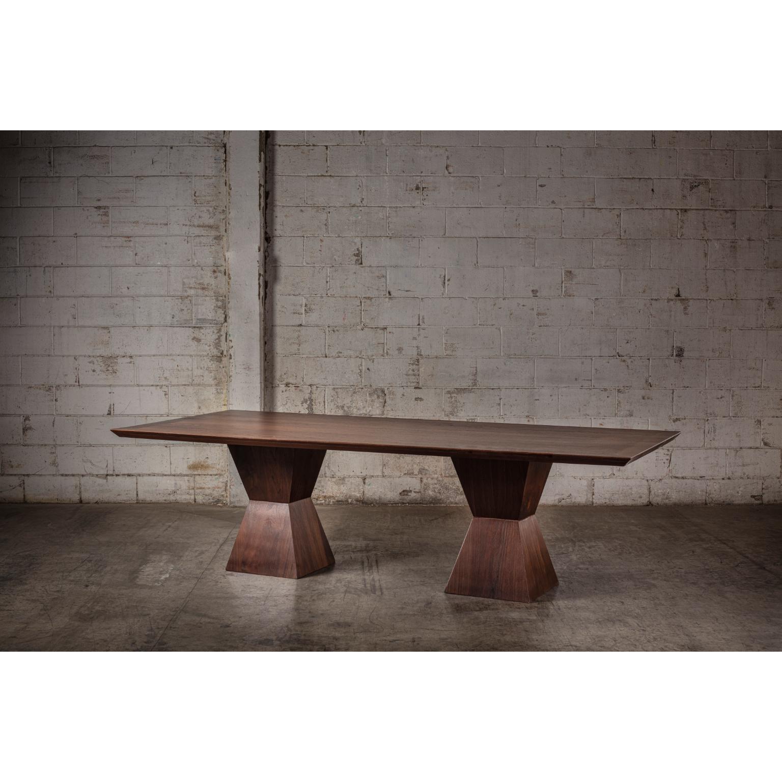 21 Rectangular Dining Table in Solid Walnut by No Age Studio In New Condition For Sale In Geneve, CH
