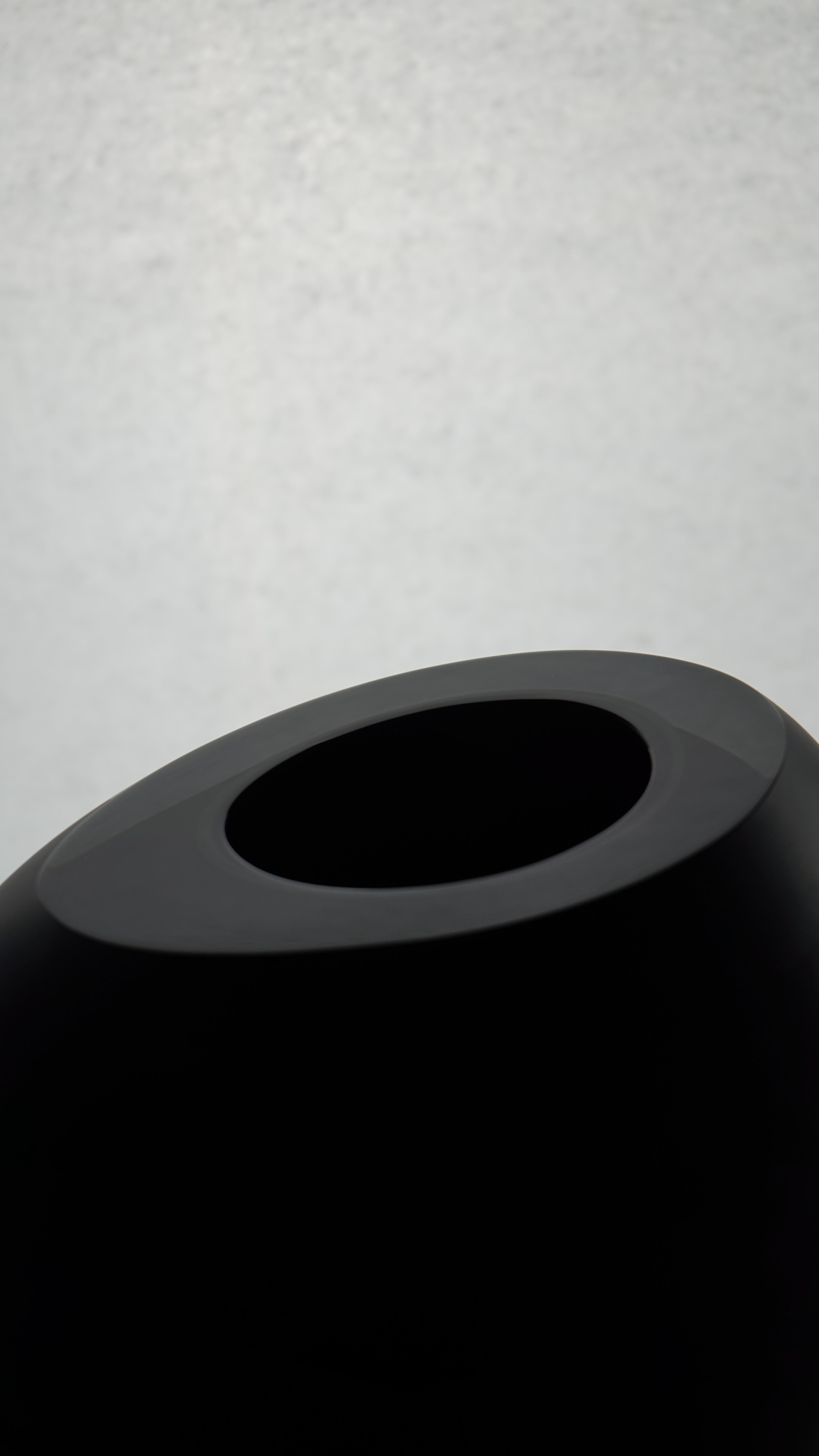 Vaso in vetro di Murano, Notturni op. 2, colore nero, Italia, Kanz, disponibile In condizioni Nuovo in vendita a Venezia, Veneto