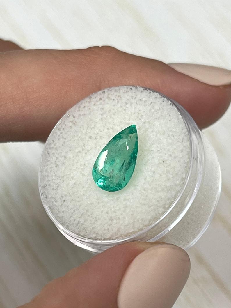 Donna Smeraldo colombiano verde da 2,10 carati 12x6,5 - pietra di maggio a goccia con taglio a pera in vendita