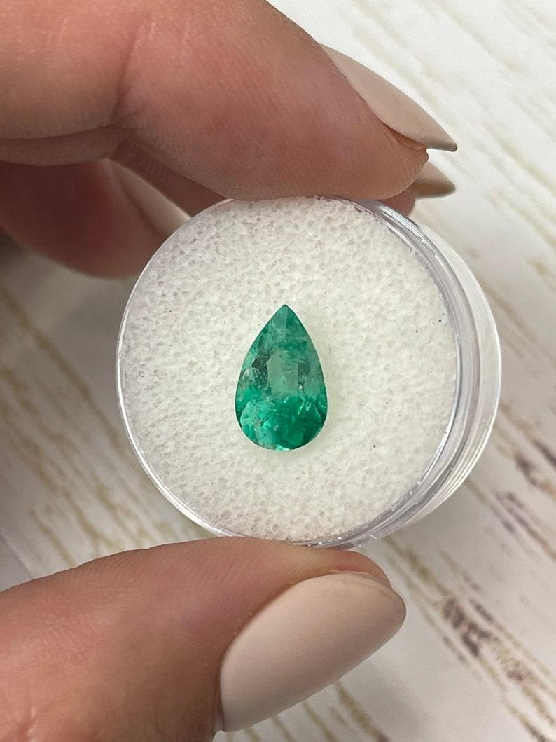 Pear Cut 2.10 Carat Bi-Color Green Colombian Emerald - Pear-Cut May Birthstone Gem For Sale