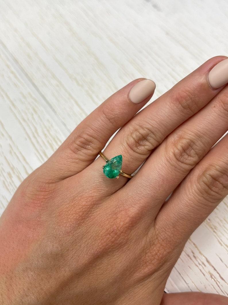 2.10 Carat Bi-Color Green Colombian Emerald - Pear-Cut May Birthstone Gem For Sale 3