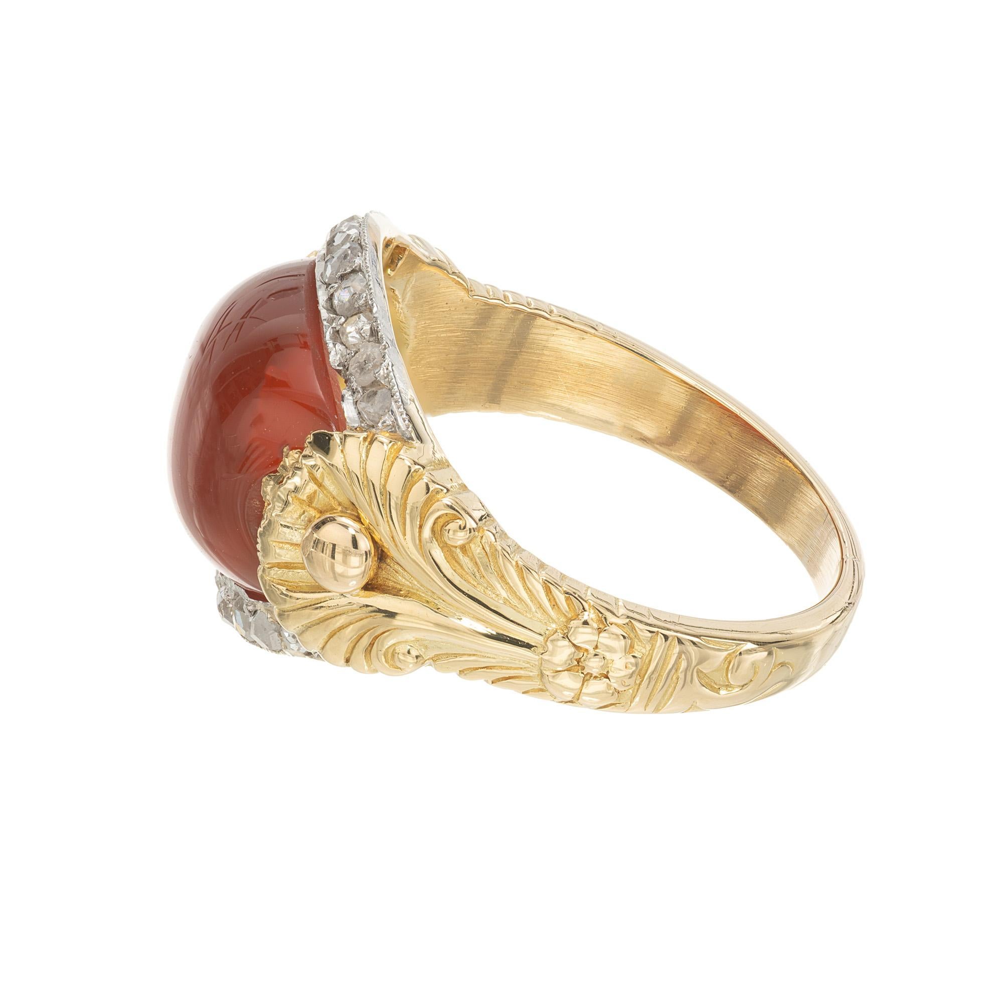 Anello in oro giallo con cupola in platino con diamante aureolato da 2,10 carati di corniola In condizioni buone in vendita a Stamford, CT