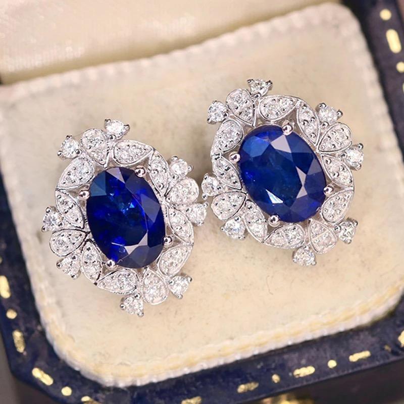 Modern 2.10 Carat Ceylon Blue Sapphire Earring with 18k White Gold and Diamond For Sale