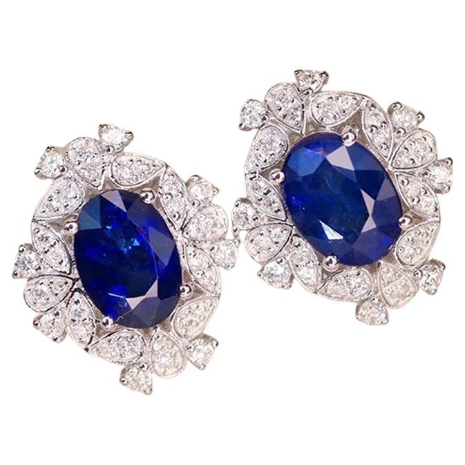 Boucles d'oreilles saphir bleu de Ceylan de 2,10 carats avec or blanc 18 carats et diamants en vente