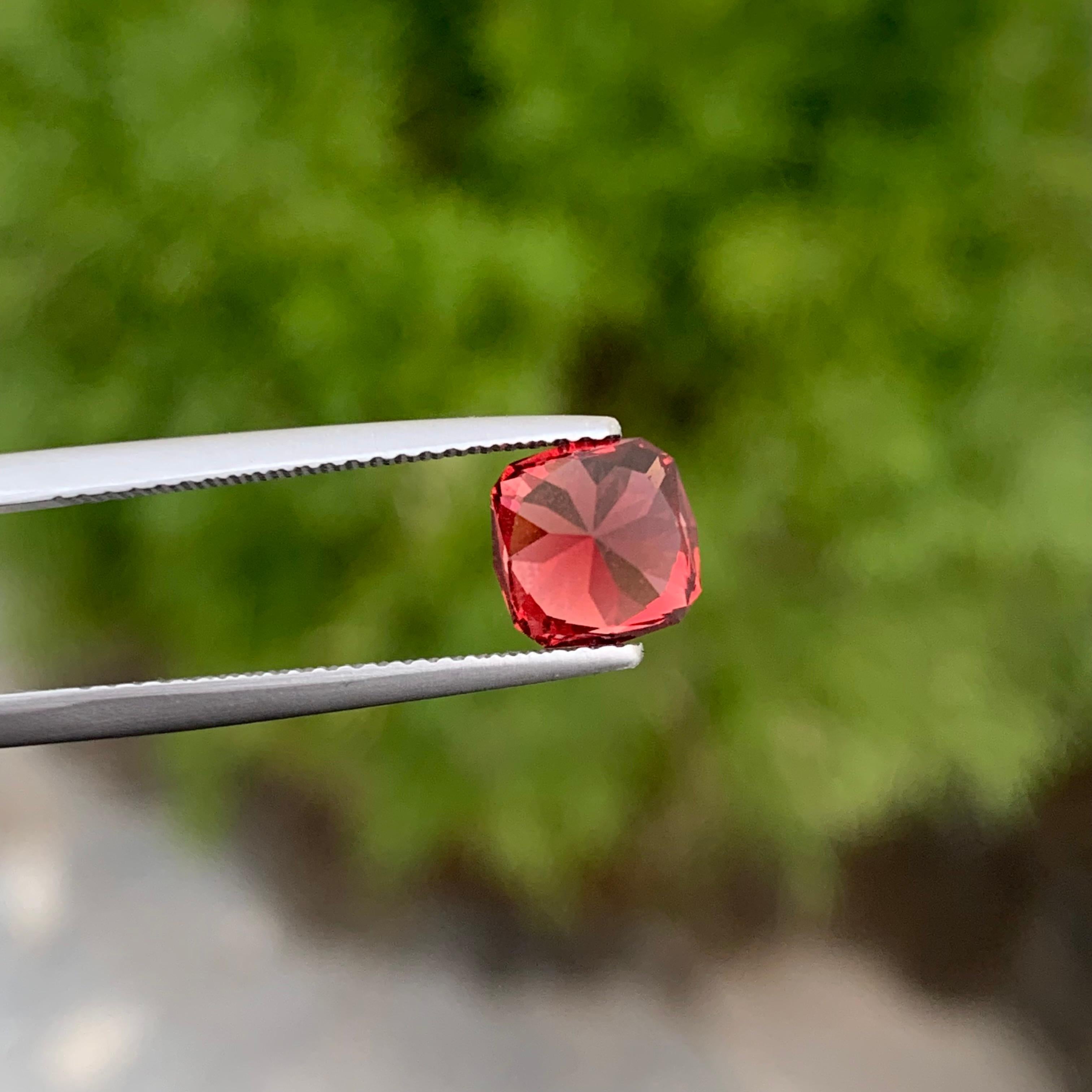 2.10 Carat Clean Faceted Red Tanzanian Garnet Fancy Cut for Jewelry Making In New Condition For Sale In Peshawar, PK