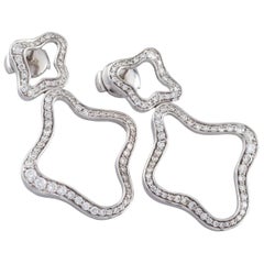 Clous d'oreilles en or blanc 18 carats avec fleur en diamants de 2,10 carats