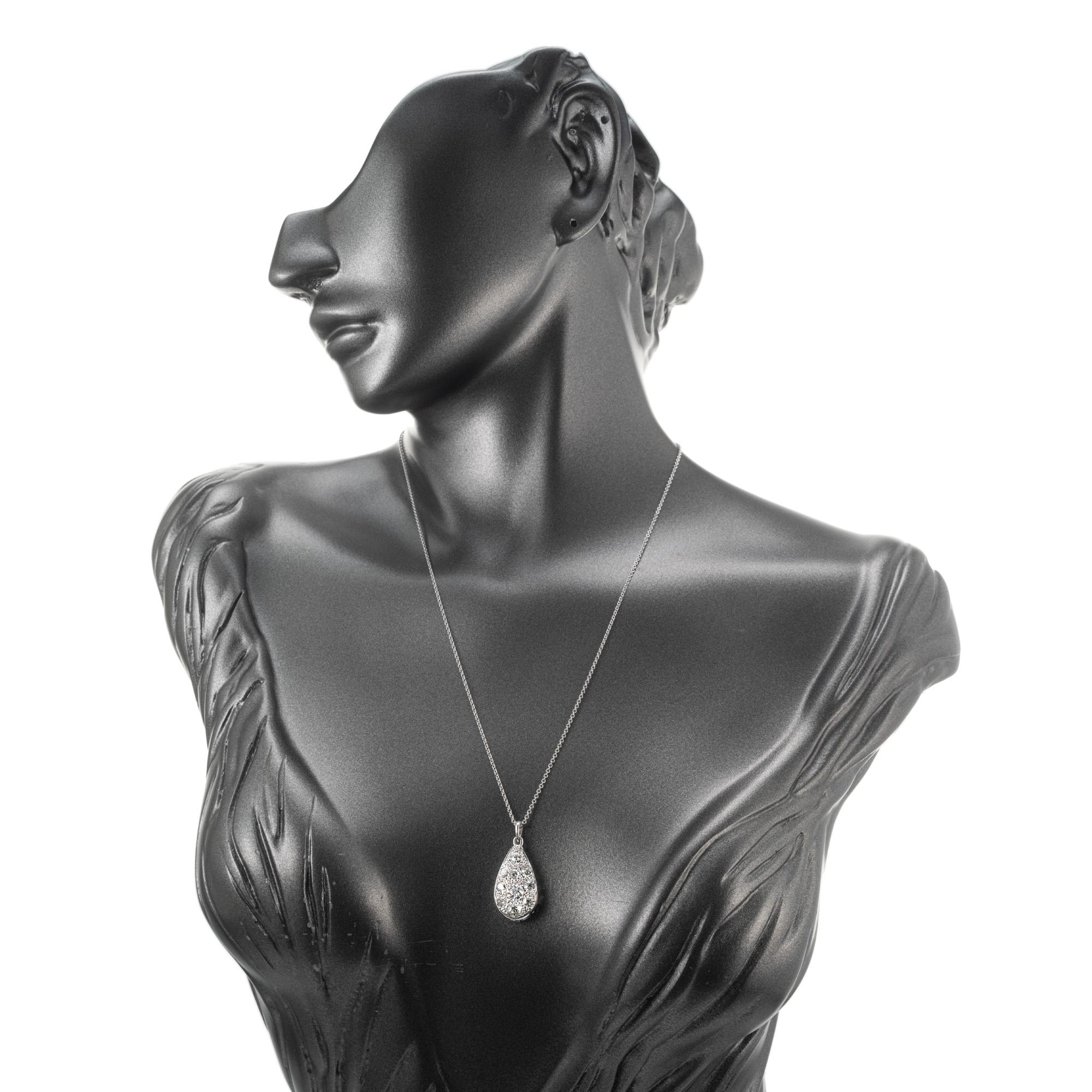 Collana con ciondolo a goccia in oro bianco con diamante da 2,10 carati in vendita 1