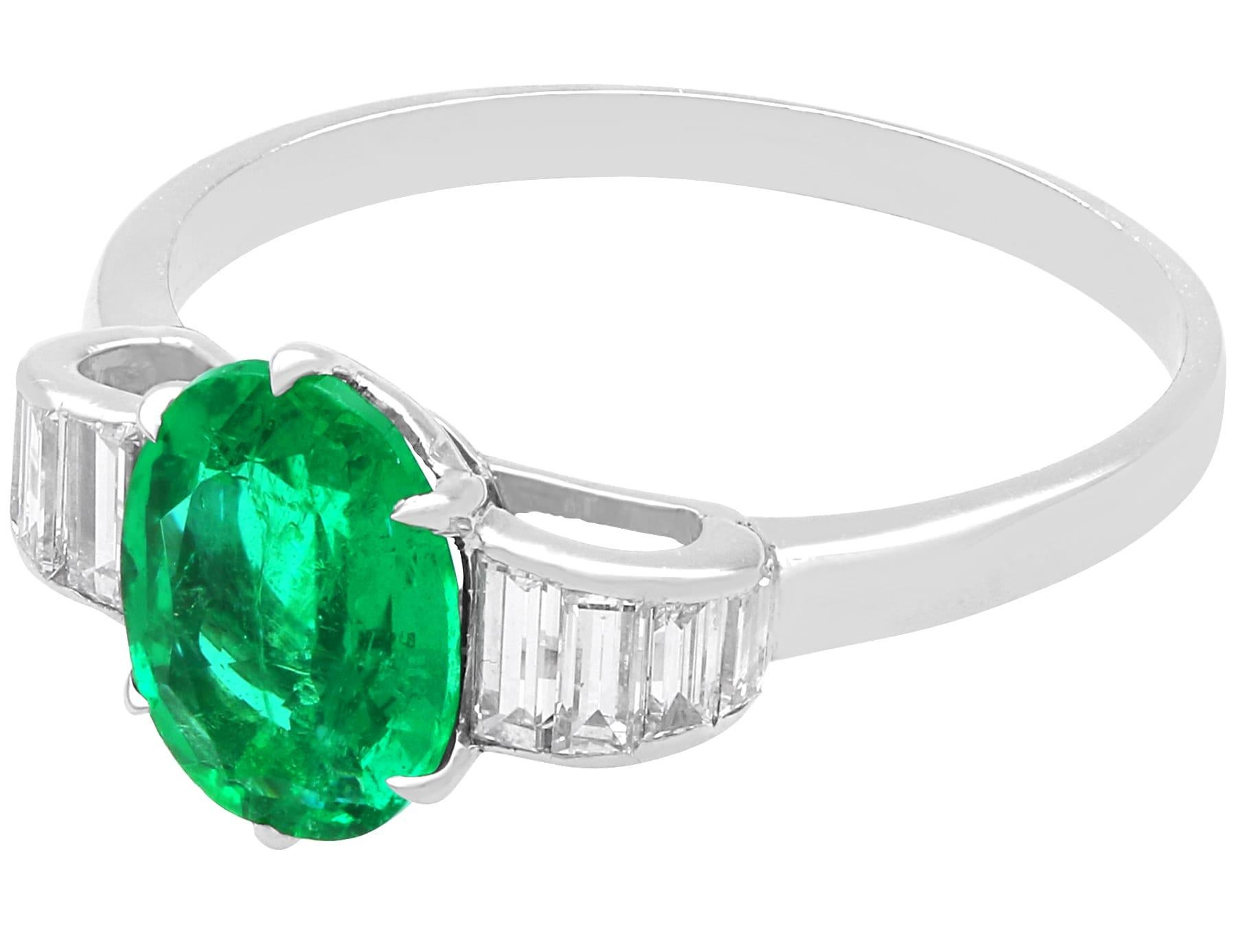 Esmeralda de 2,10 quilates Diamante de 0,42 quilates Anillo de cóctel en platino en Excelente estado para la venta en Jesmond, Newcastle Upon Tyne