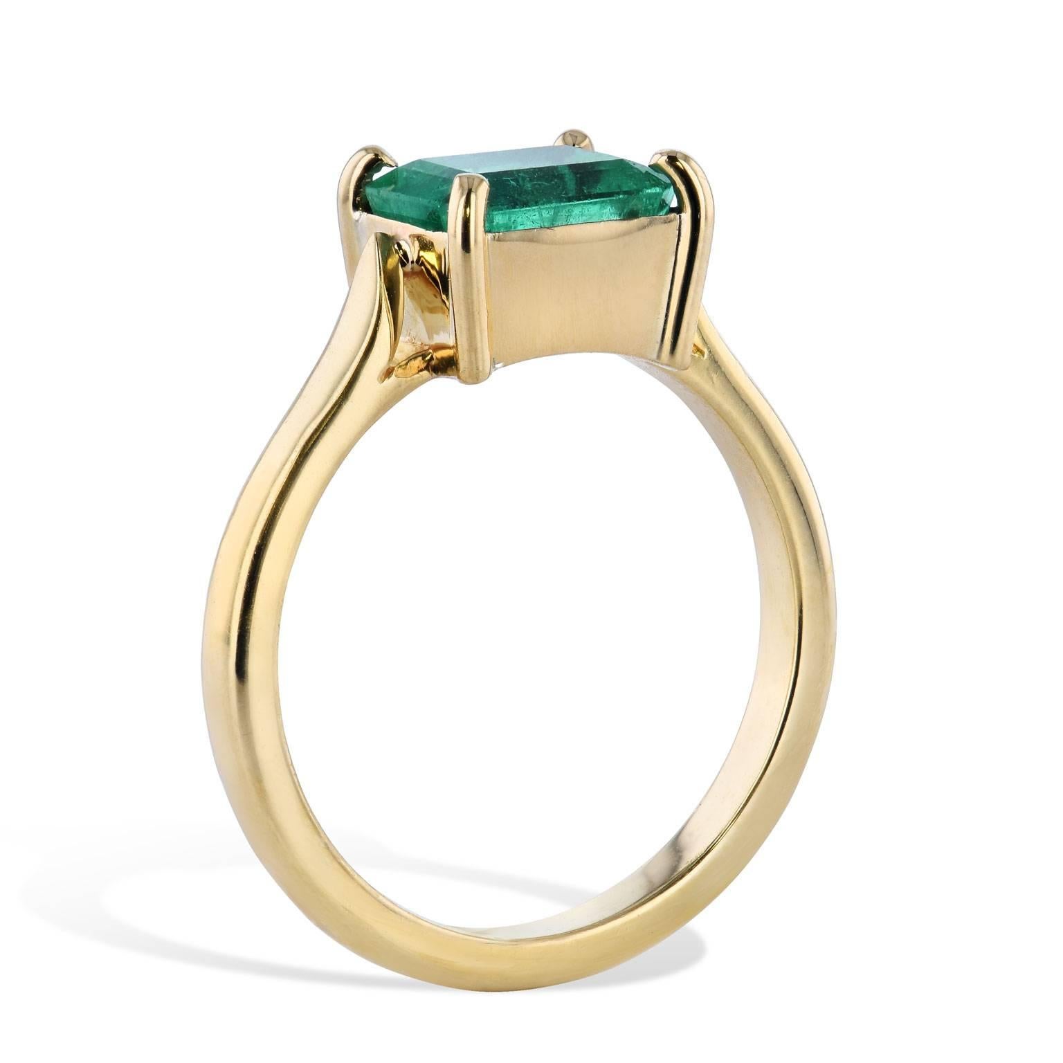 emerald cut emerald ring yellow gold
