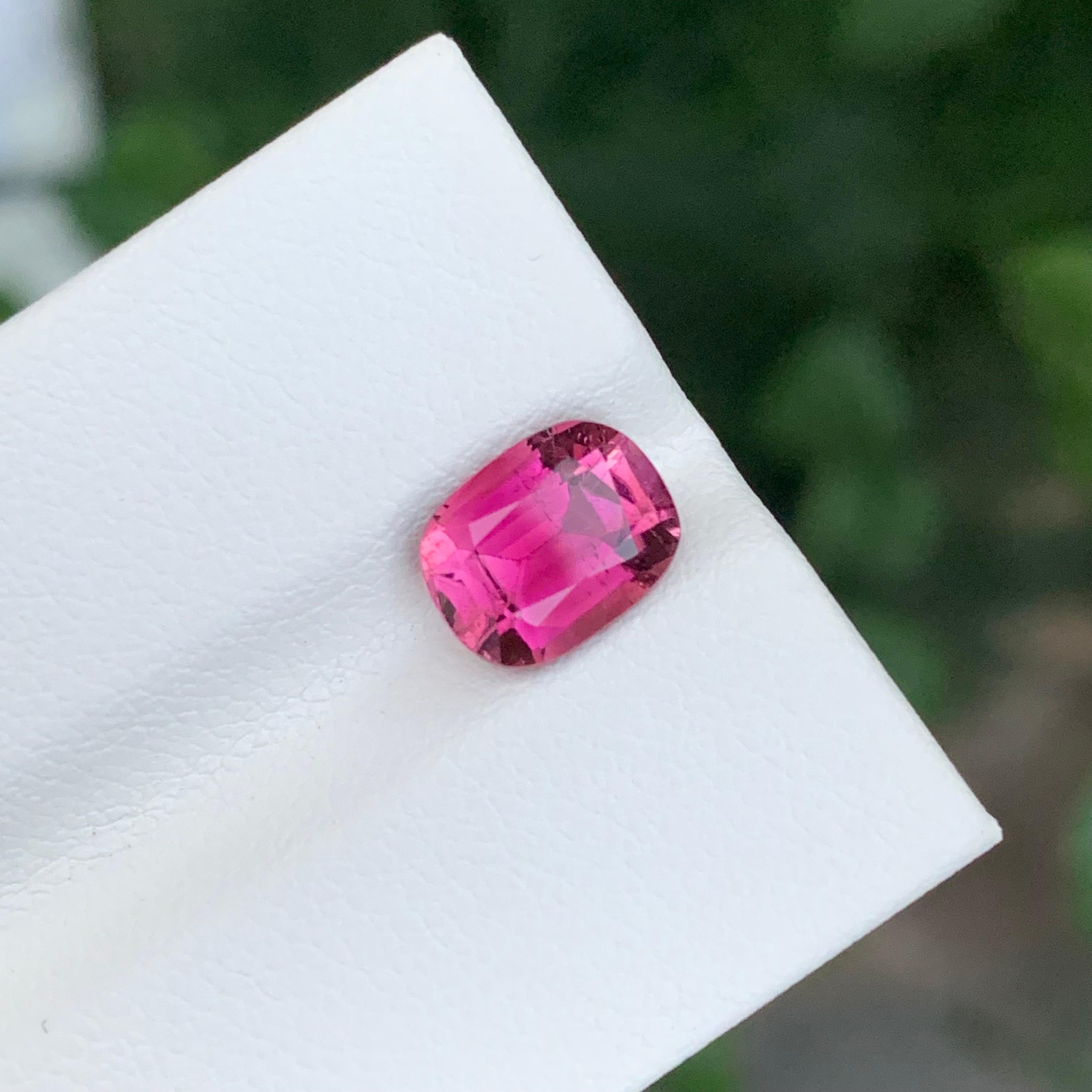 Tourmaline rose 2.10 carats facettée, forme coussin Neuf - En vente à Peshawar, PK