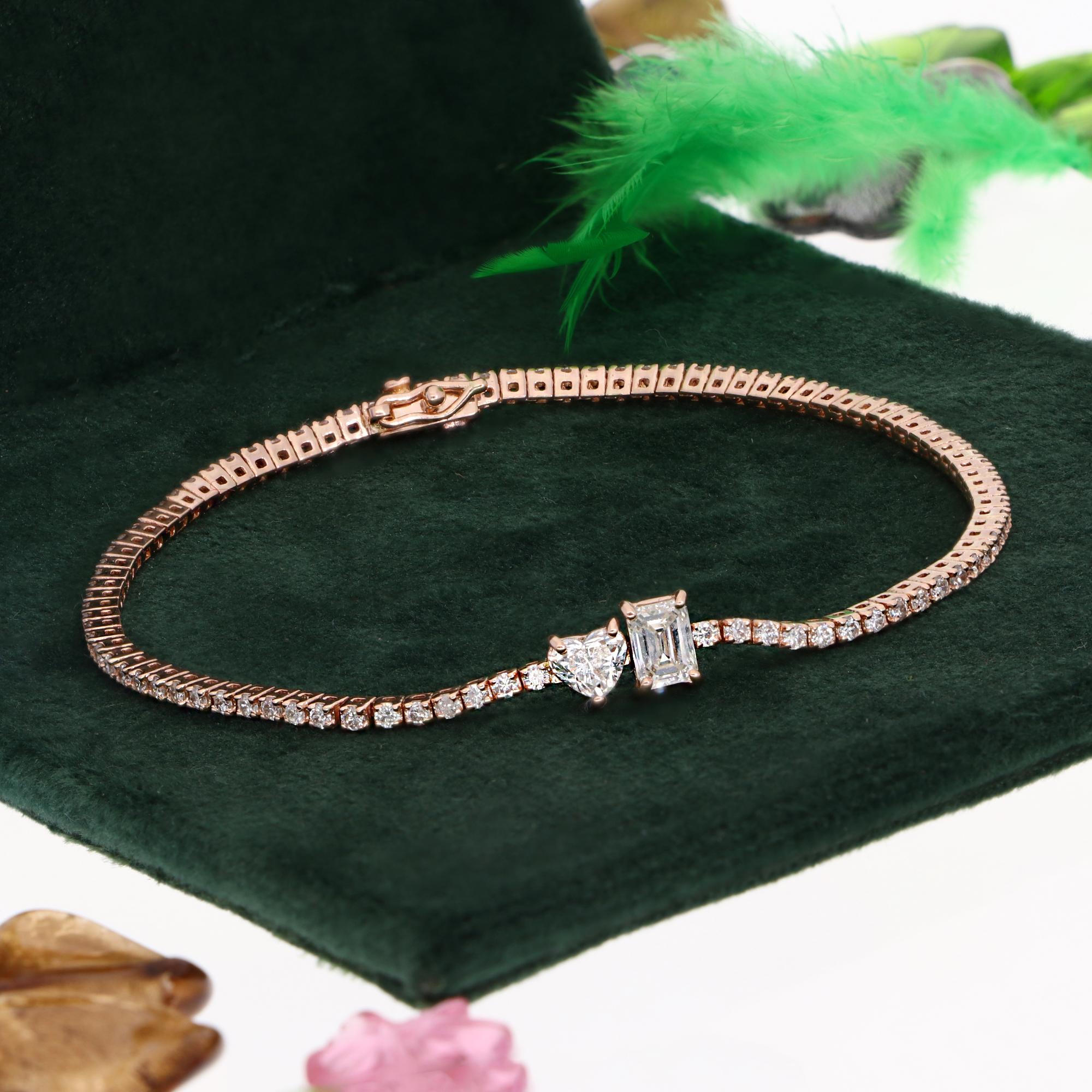 2,10 Karat Herz-Smaragdschliff-Diamant-Tennisarmband 14 Karat Roségold (Moderne) im Angebot