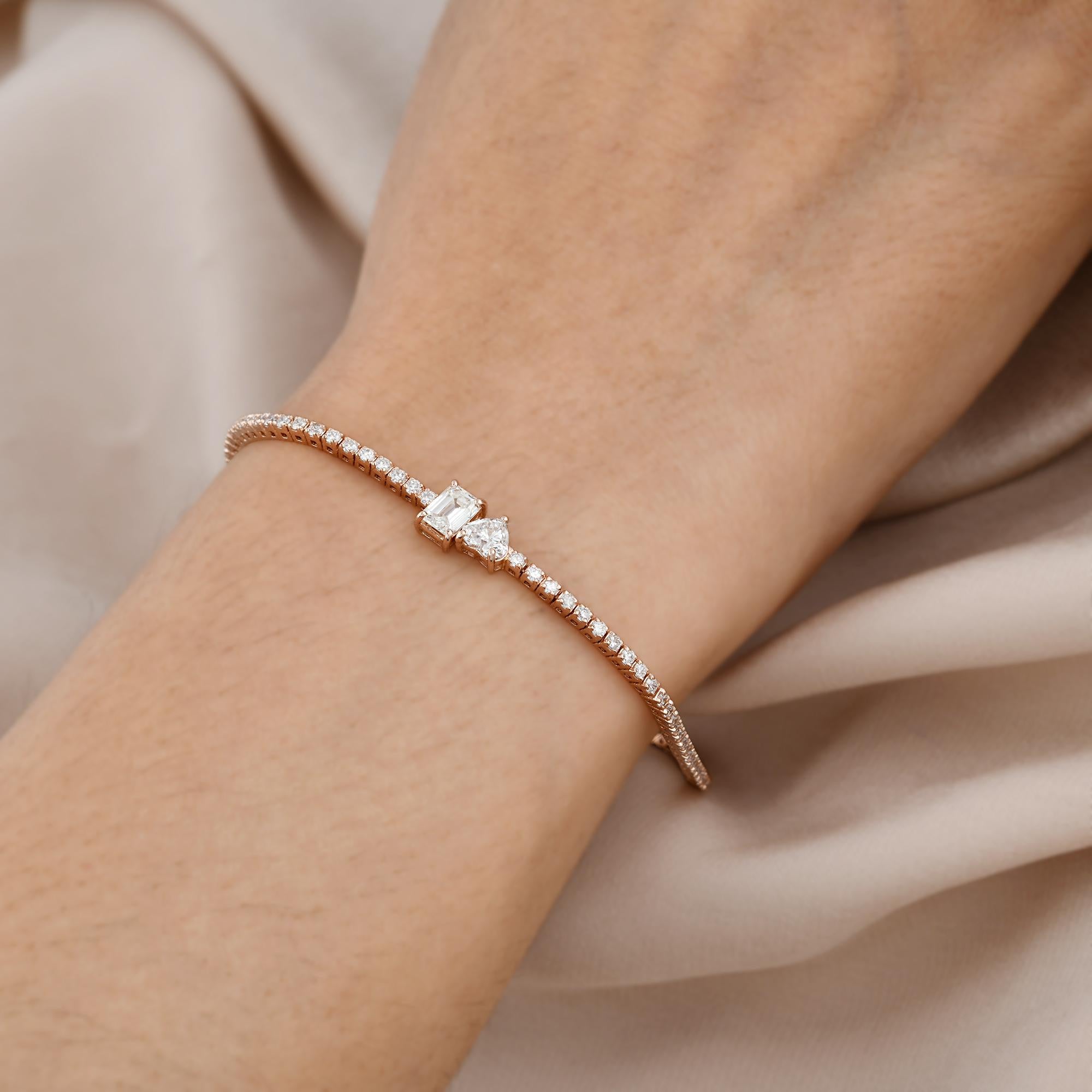 2,10 Karat Herz-Smaragdschliff-Diamant-Tennisarmband 14 Karat Roségold im Zustand „Neu“ im Angebot in Diera, Dubai