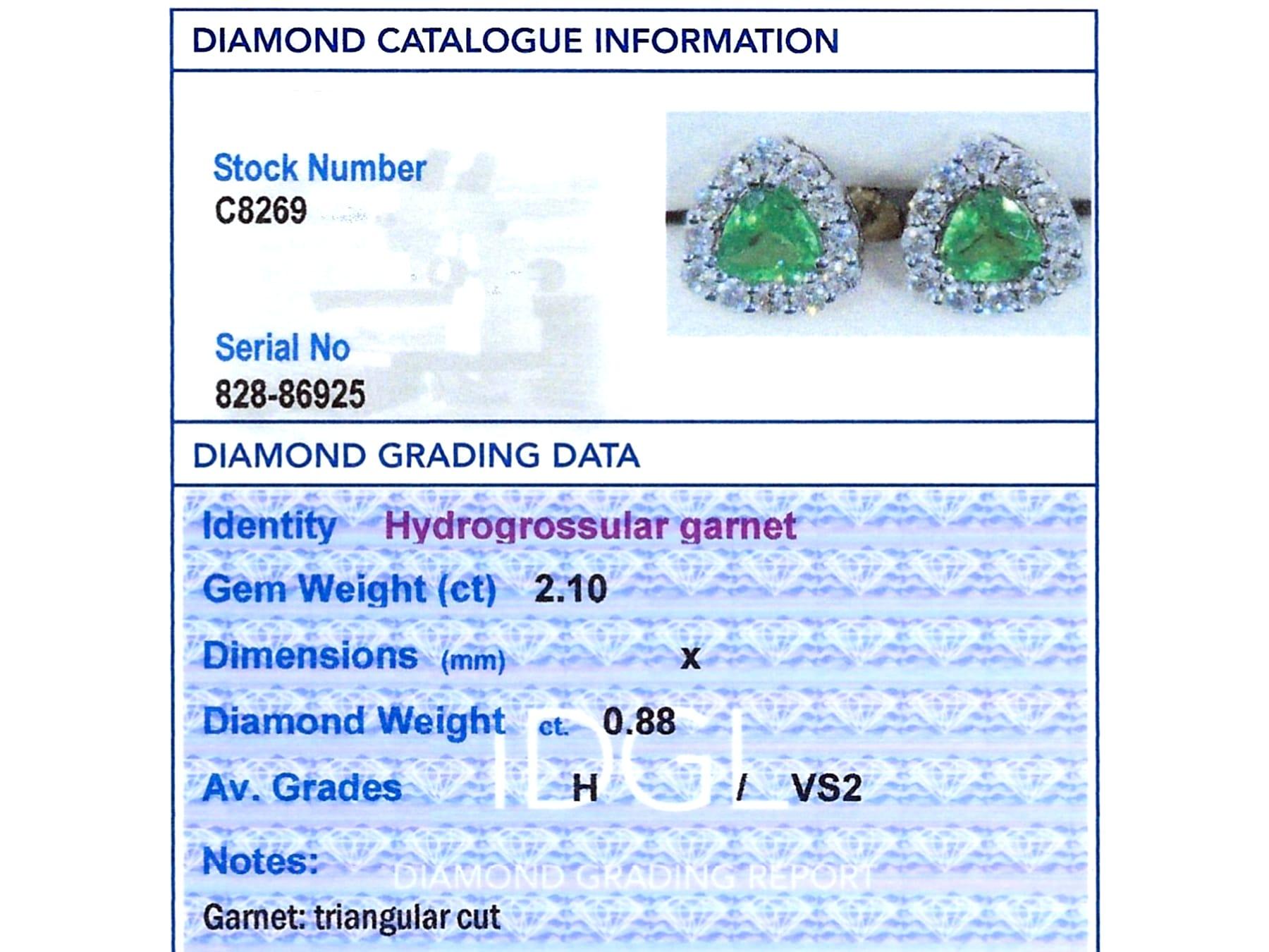 Orecchini in oro bianco 18k con 2,10 carati di granato verde idrogrossulare e 0,88 carati di diamante in vendita 4