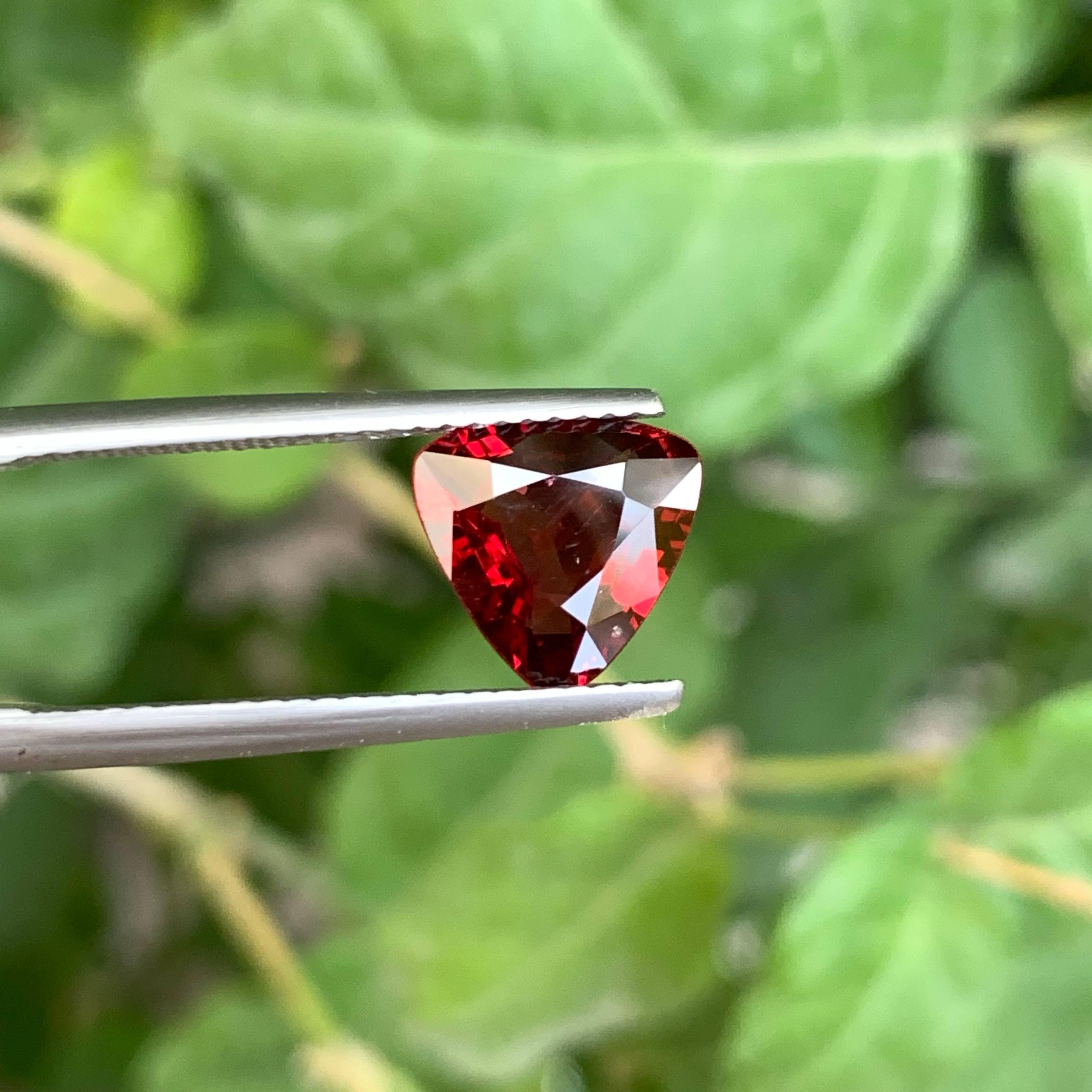 2.10 Carat Loose Dazzling Red Spinel Stone Trillion Cut Natural Burmese Gemstone Unisexe en vente