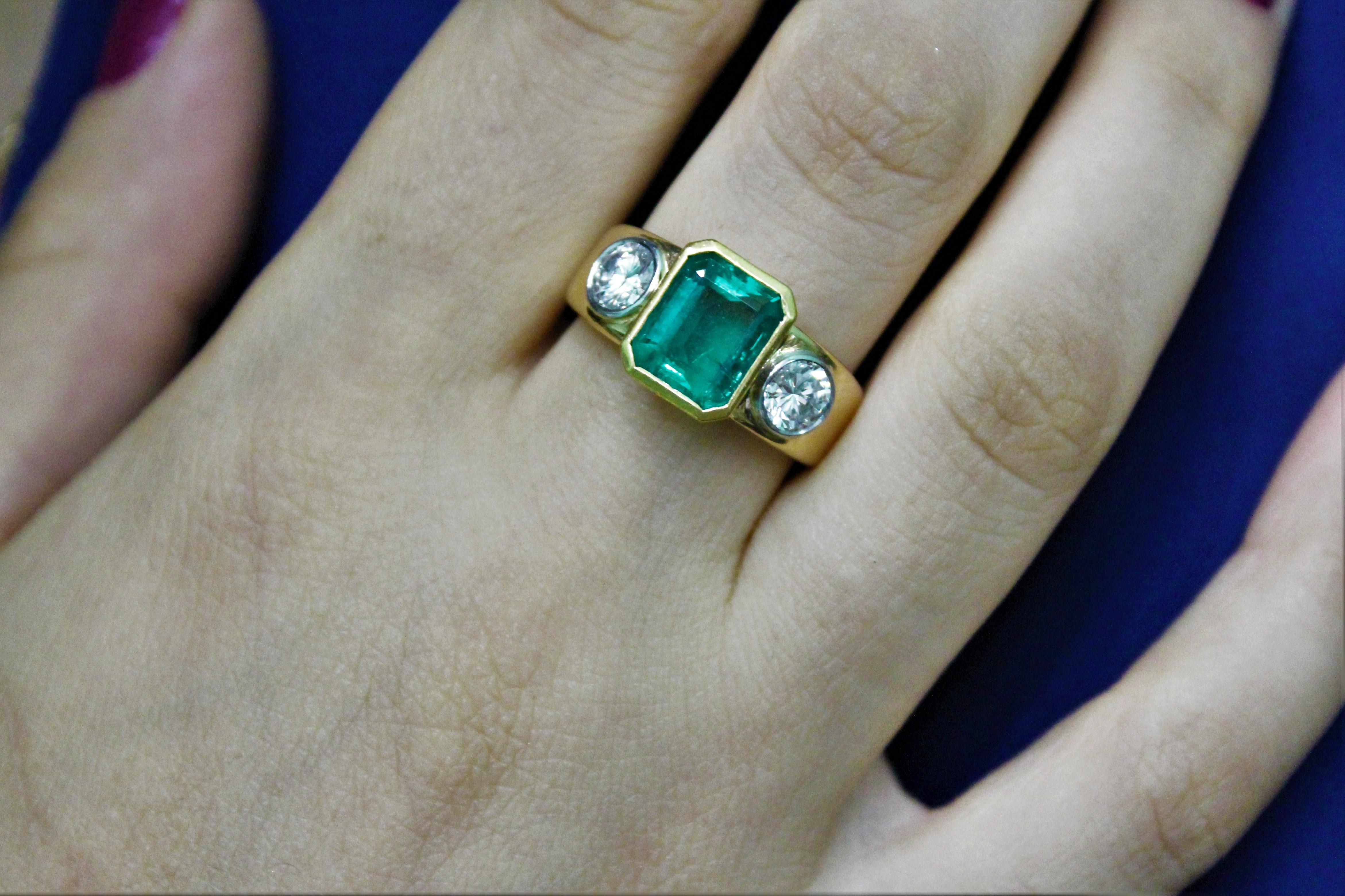 2.10 Carat Natural Colombian Emerald Diamonds G Col. VVS 18 Karat Gold Ring 6