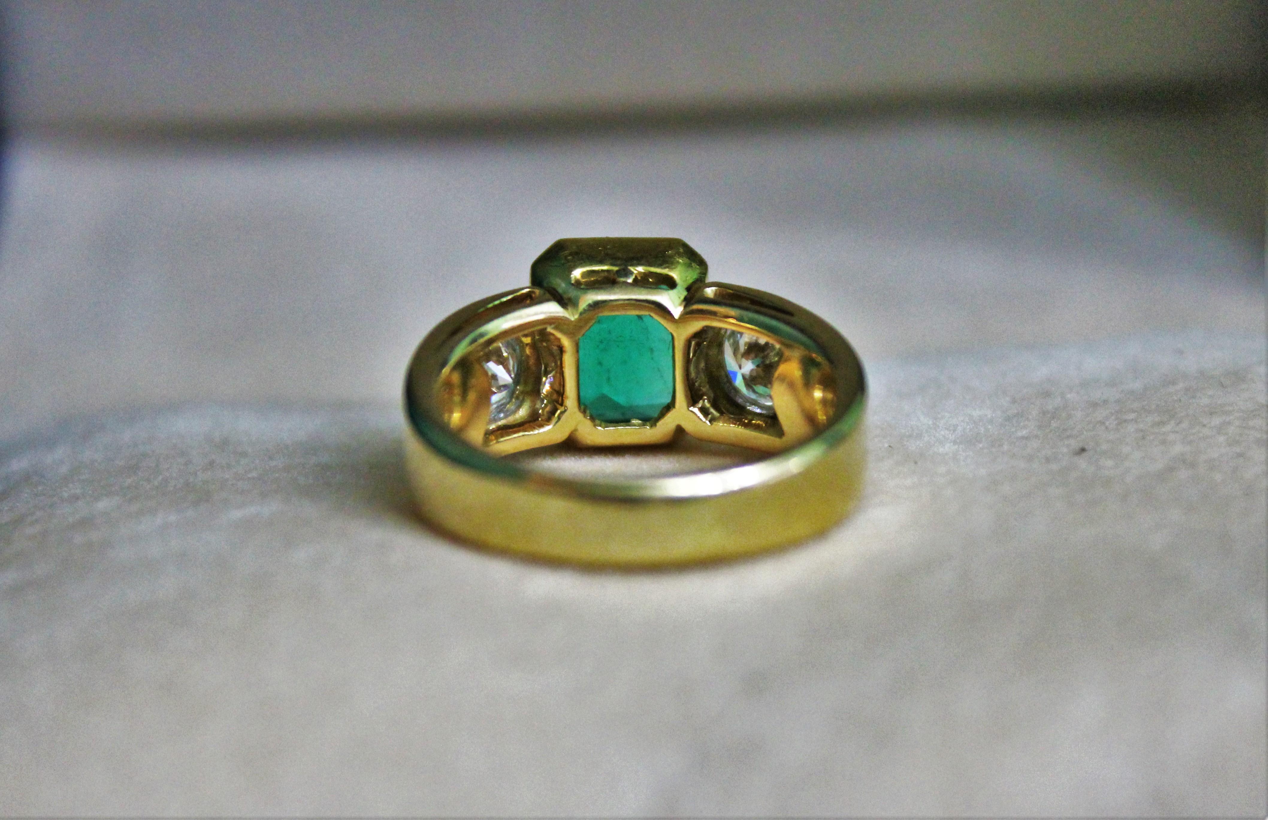 2.10 Carat Natural Colombian Emerald Diamonds G Col. VVS 18 Karat Gold Ring 3