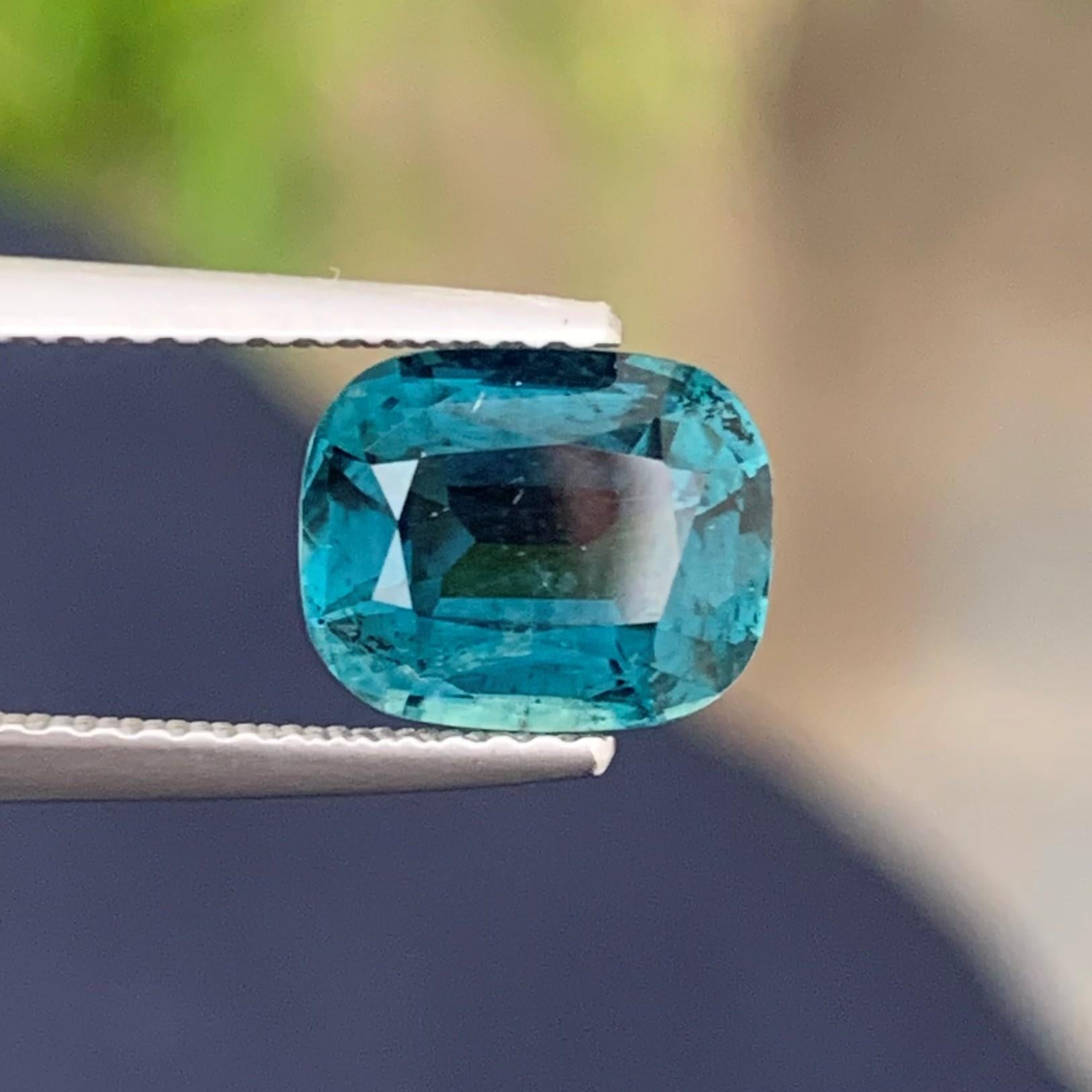 Tourmaline bleu foncé naturel de 2,10 carats provenant d'une mine afghane, taillée en coussin Neuf - En vente à Peshawar, PK