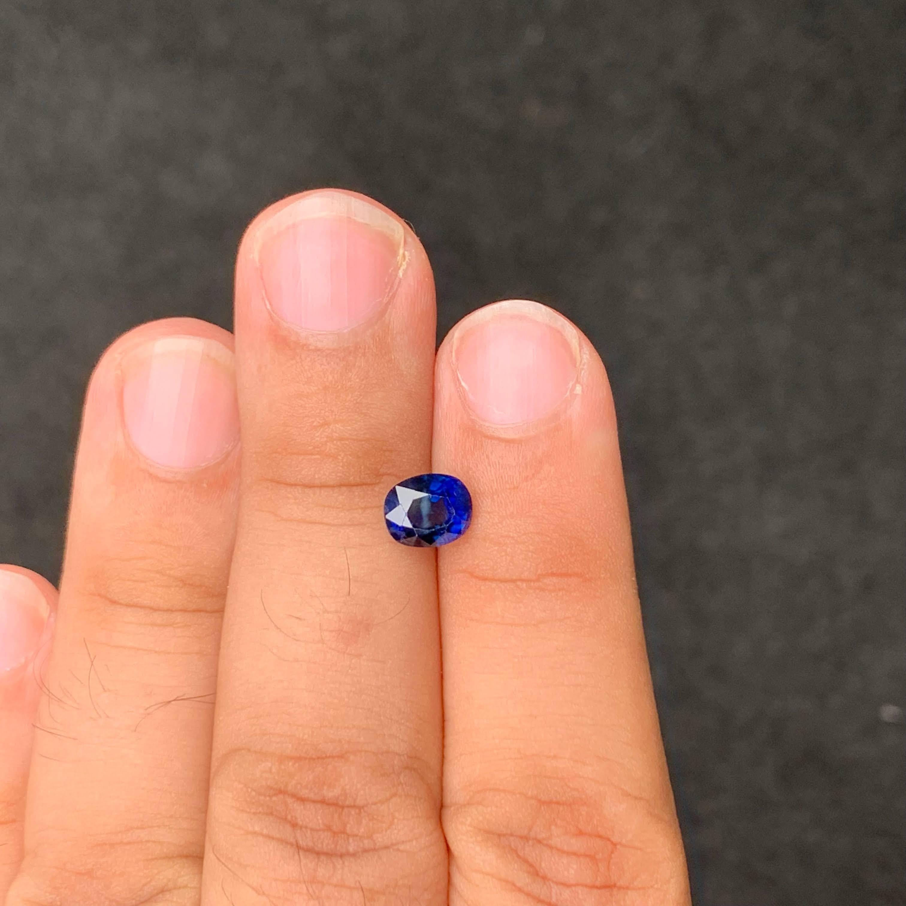 2.10 Karat natürlicher loser tiefblauer Saphir Stein Ovalschliff Sri Lanka Edelstein im Zustand „Neu“ im Angebot in Bangkok, TH