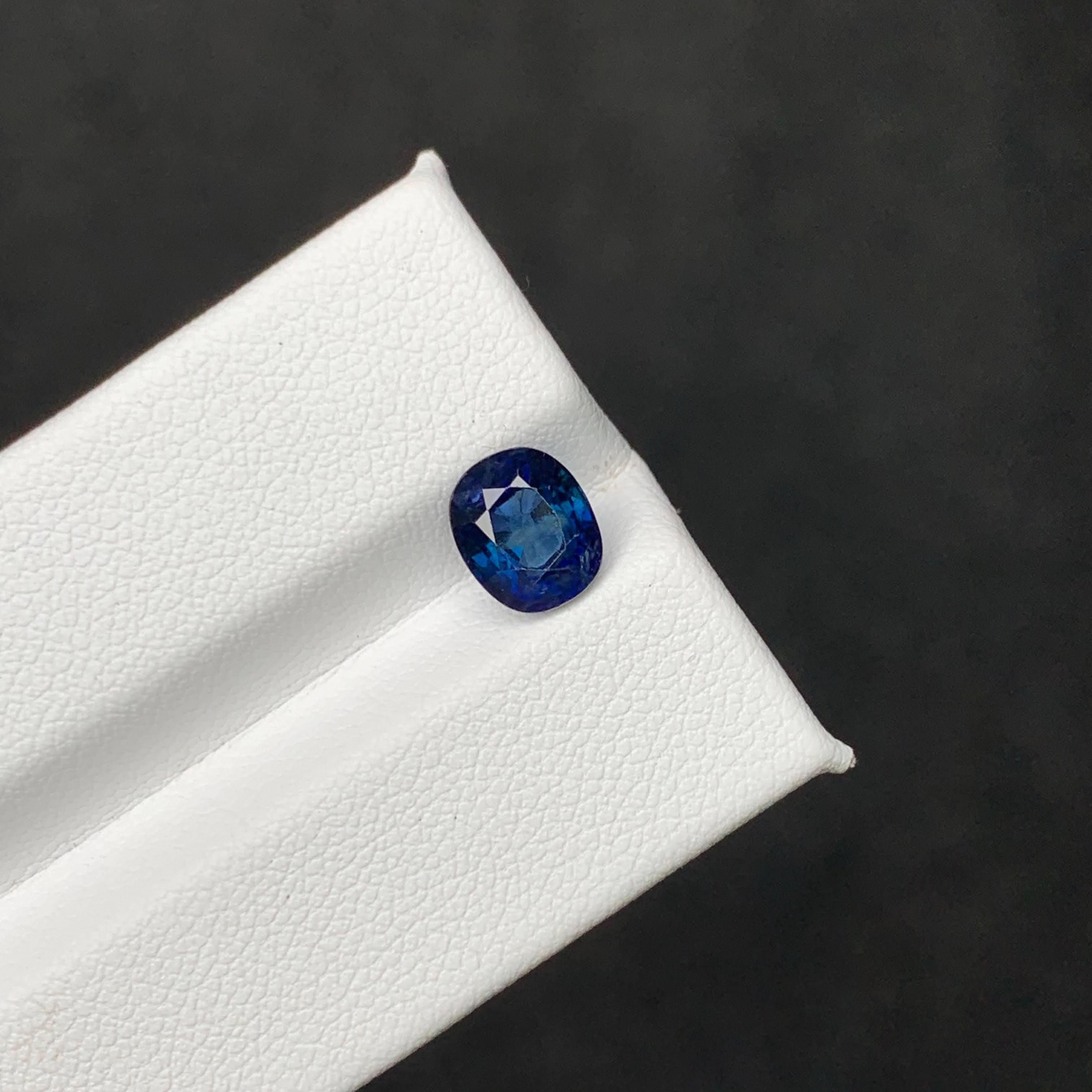 2.10 Karat natürlicher loser tiefblauer Saphir Stein Ovalschliff Sri Lanka Edelstein für Damen oder Herren im Angebot