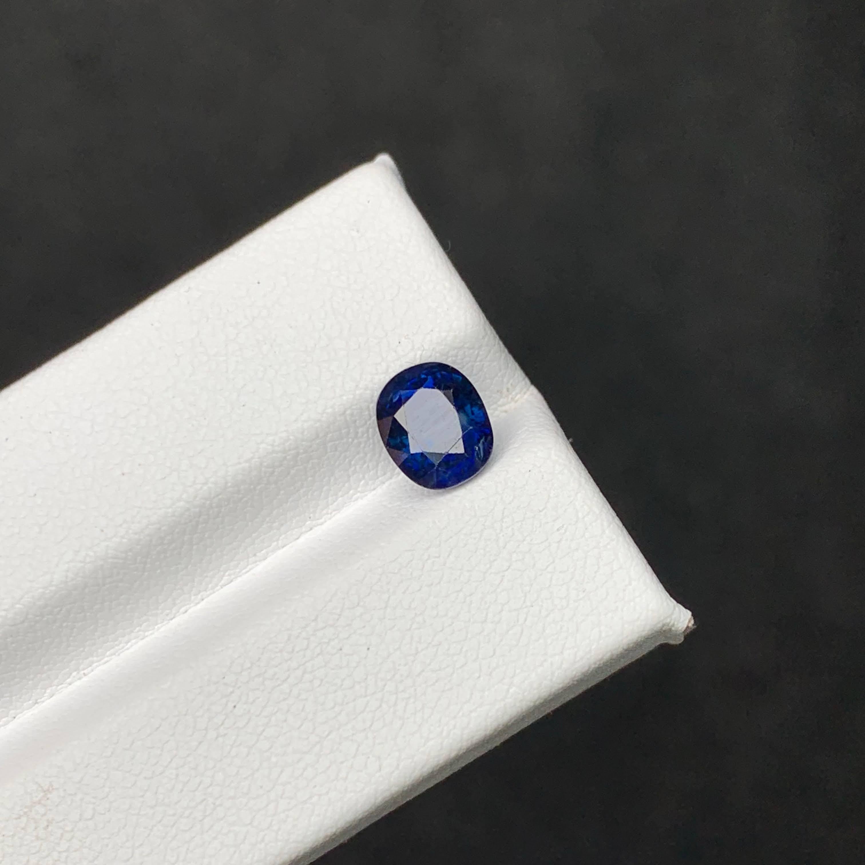 2.10 Karat natürlicher loser tiefblauer Saphir Stein Ovalschliff Sri Lanka Edelstein im Angebot 1