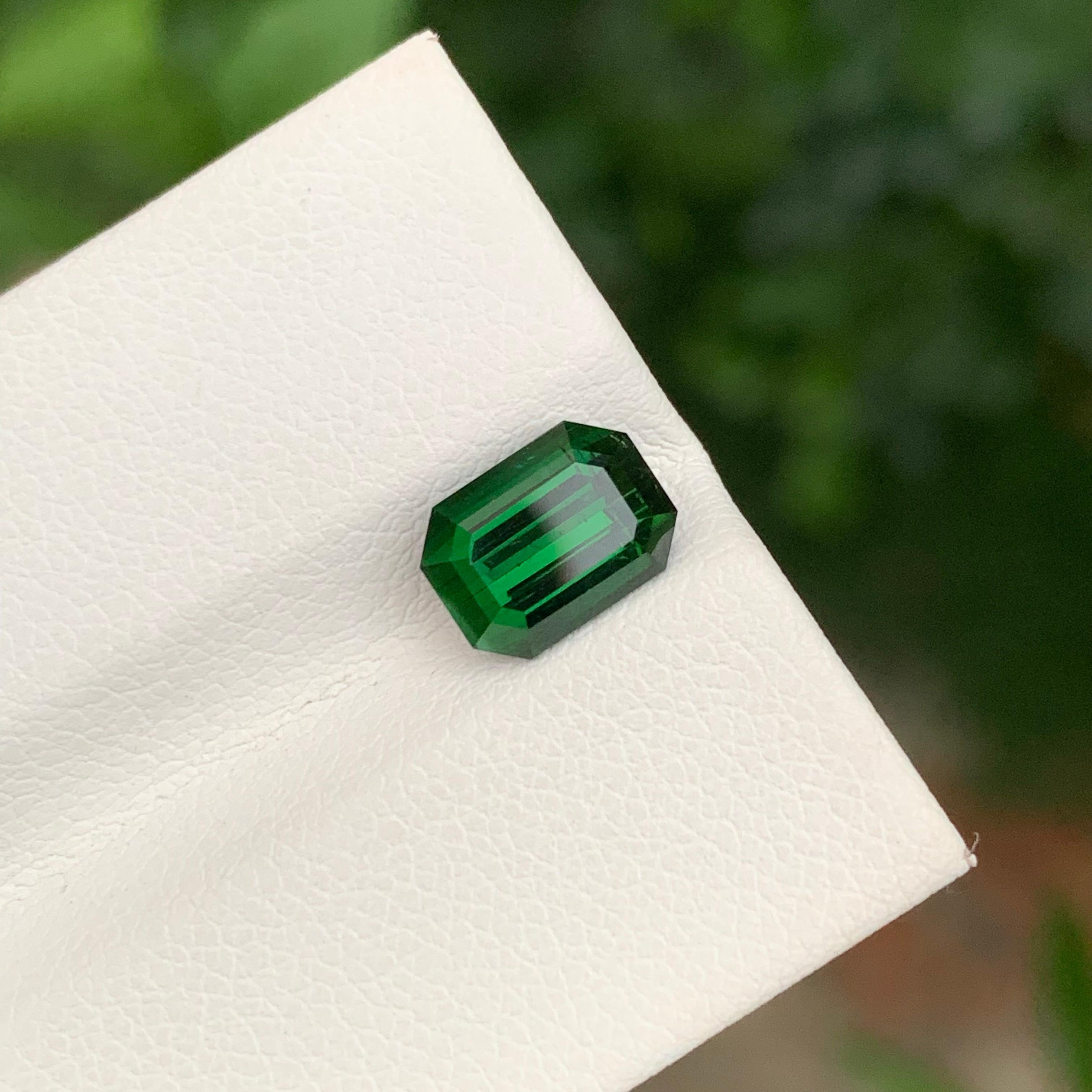 Arts and Crafts 2.10 Carat Natural Loose Green Tourmaline Octagon Shape Gem en vente