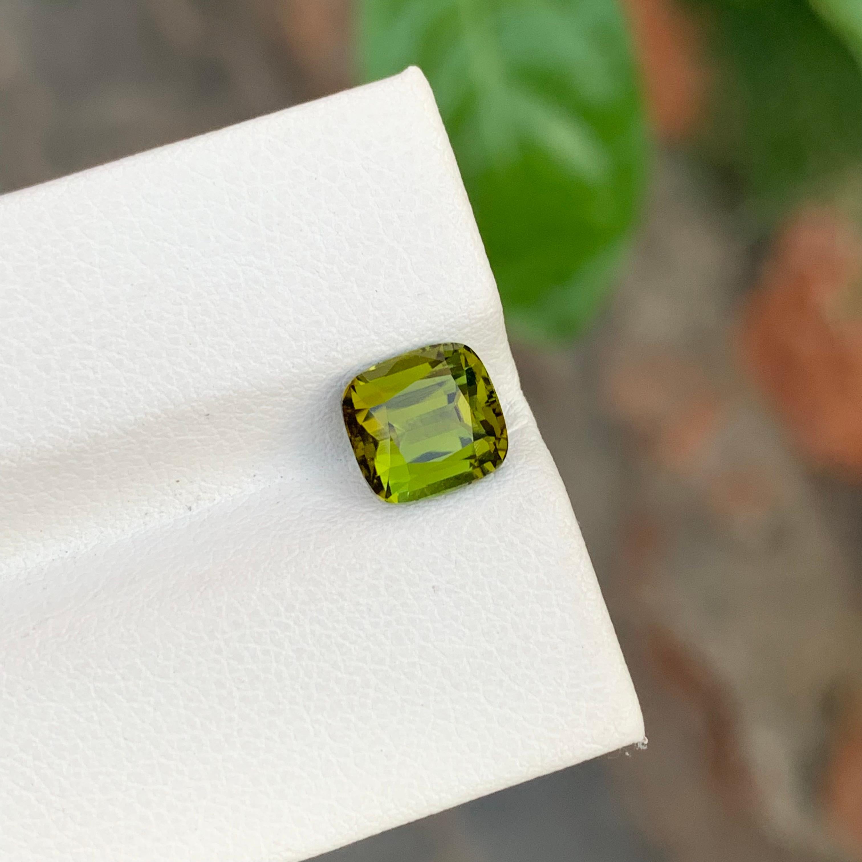 2.10 Karat natürlicher loser grüner Turmalin in Kissenform in Kissenform für Schmuck im Angebot 2