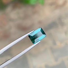 2.10 carati di tormalina Indicolite naturale sfusa a forma di smeraldo